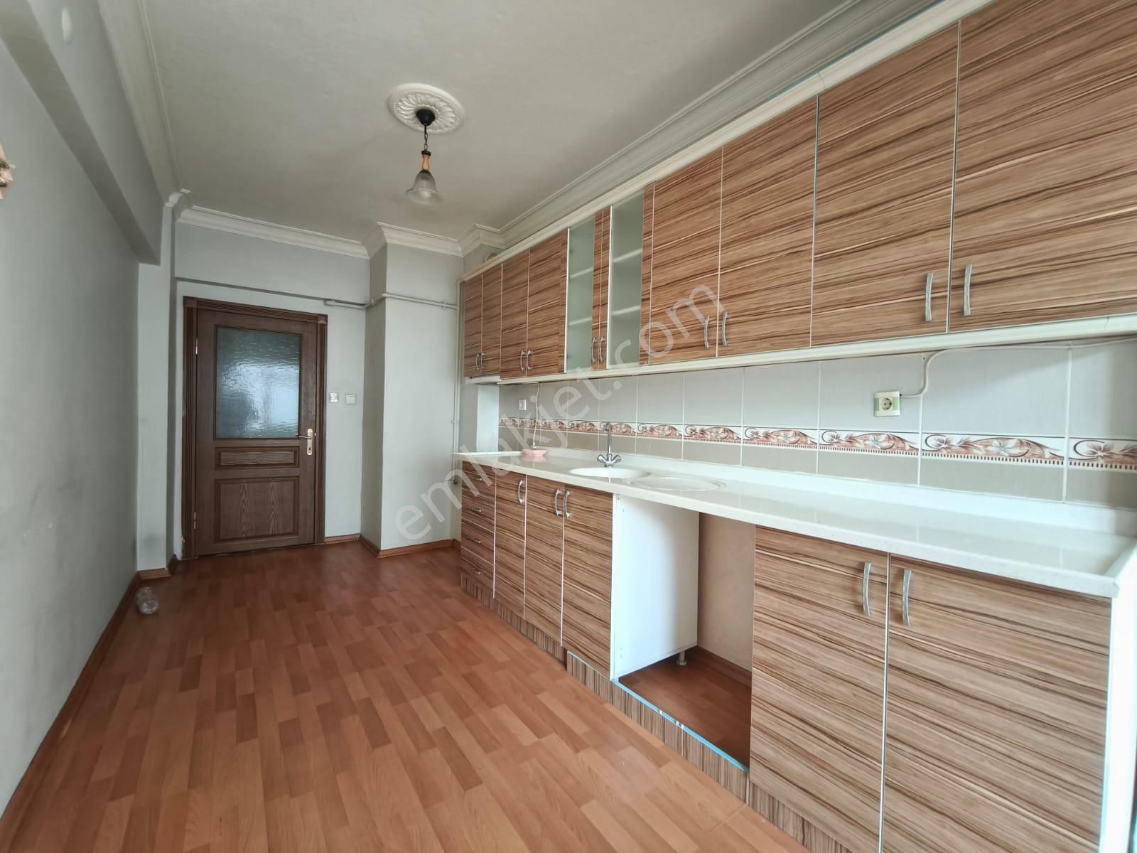 İmir Emlak'tan Pursaklar Fatih'de Ara Kat 3+1 Satılık Daire