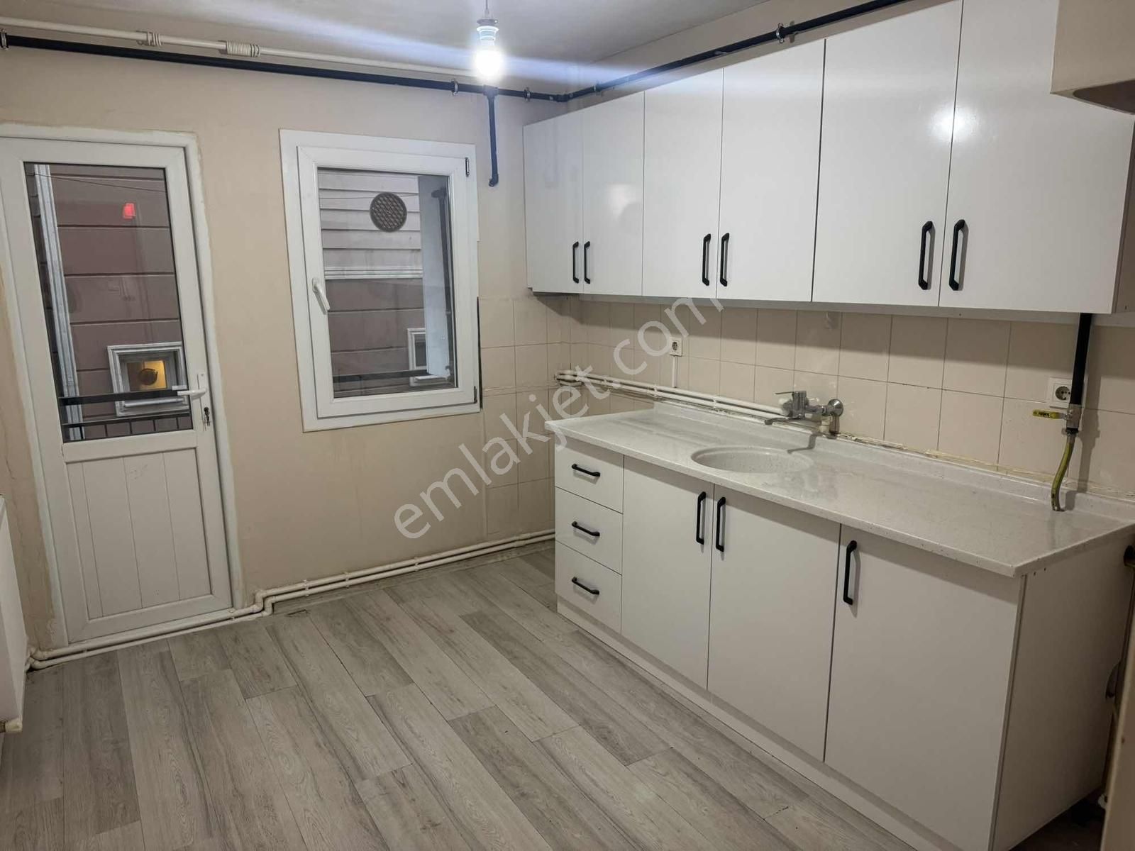 Bornova Evka-3te Yeni Boya Ve Sıfır Mutfaklı Daire - Görsel 10