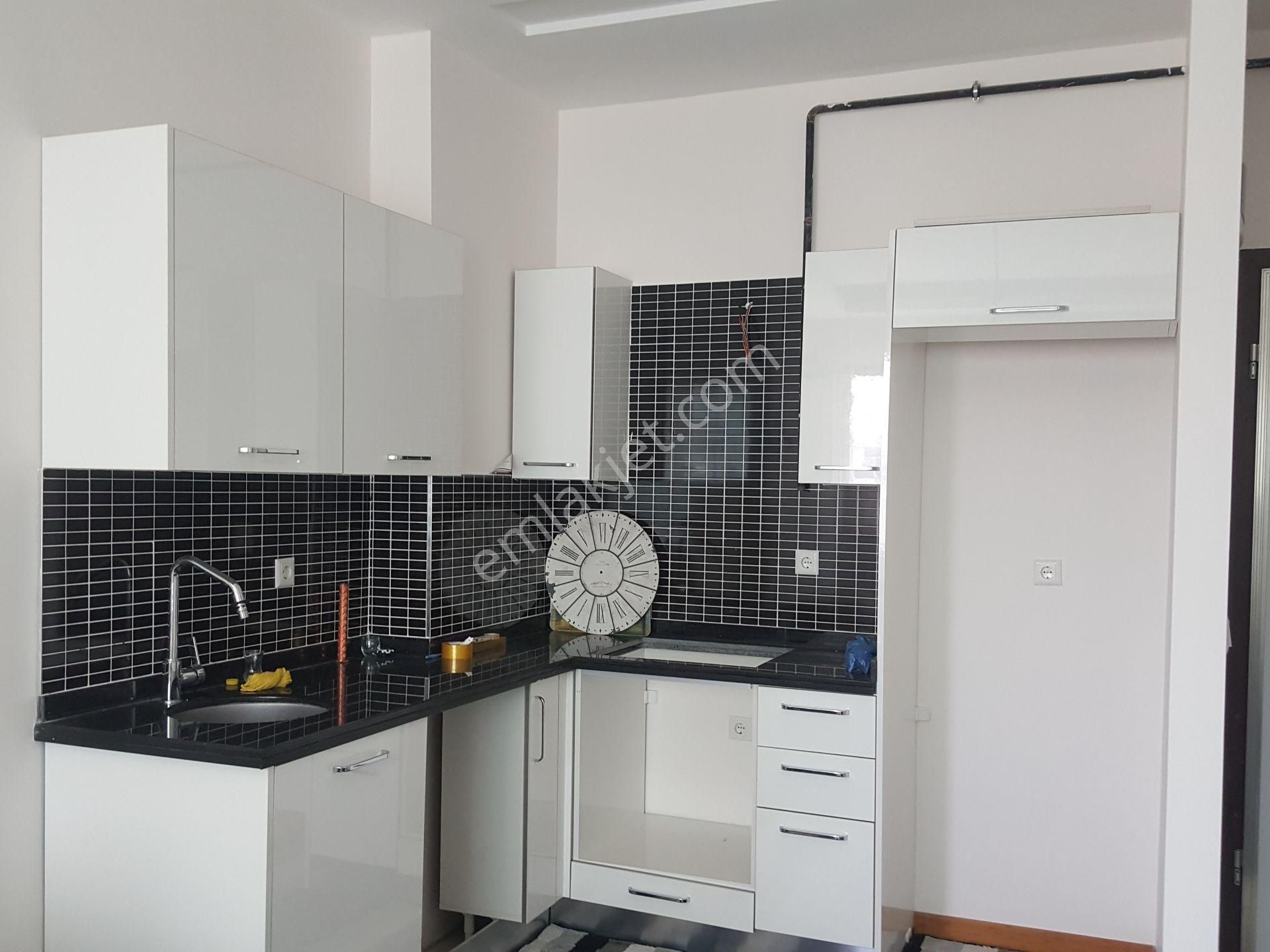 Emfadan Toros Mah. Kenan Evren Bul. Dev Gibi 1+! Balkonlu Daire - Görsel 5