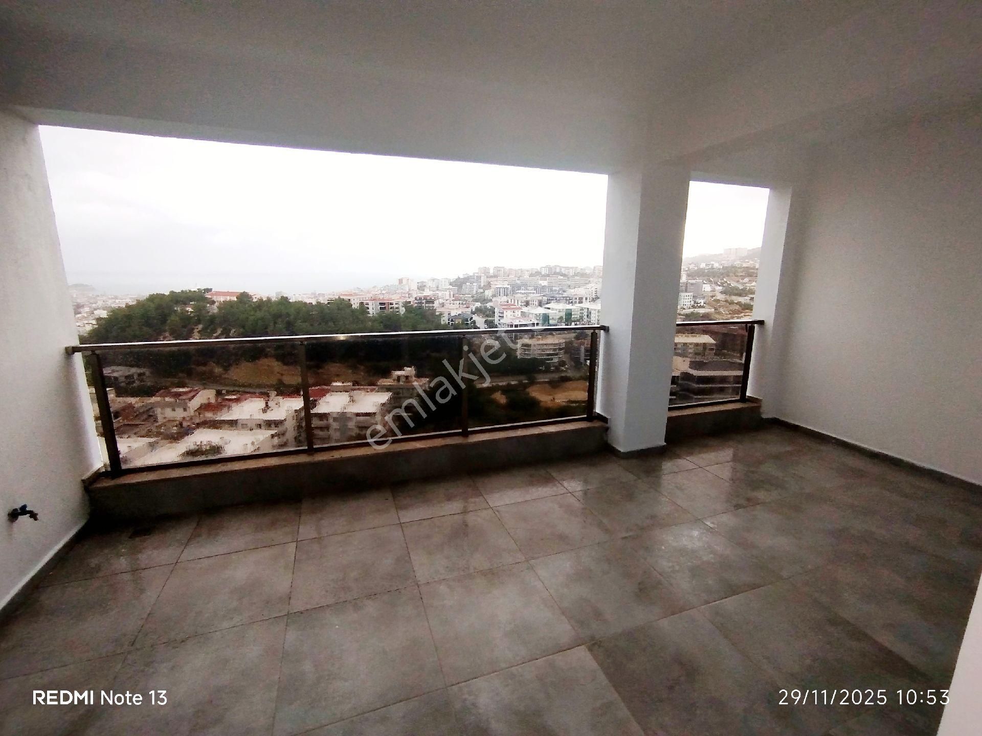 Kuşadası Merkezi Konumda Manzaralı Satılık 3+1 Dublex - Görsel 10