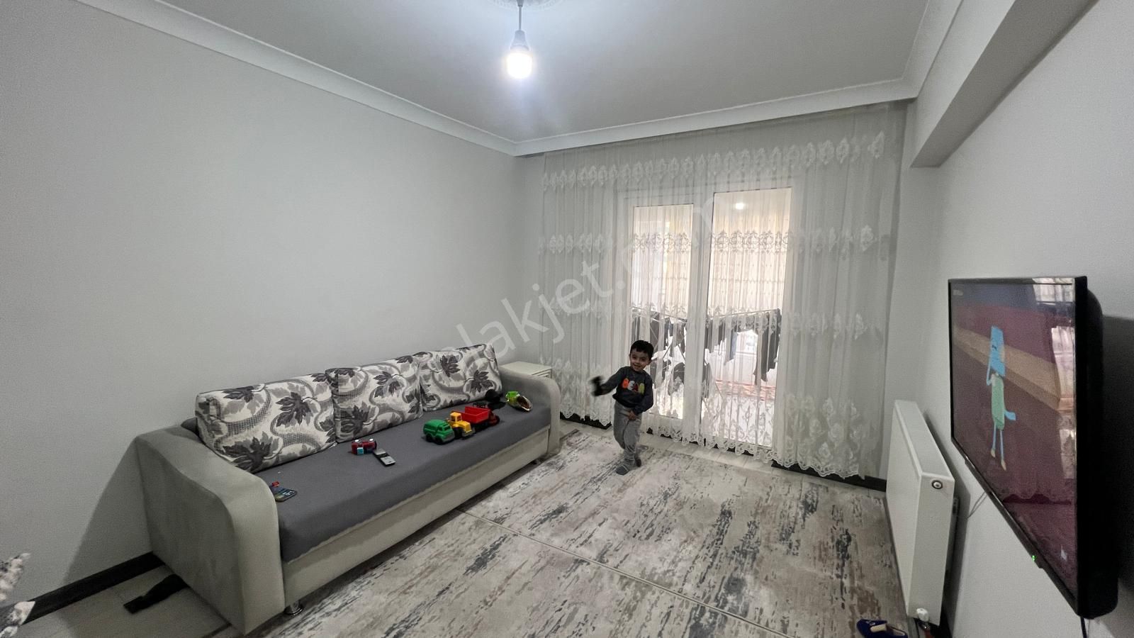 Keçiörende Cadde Yakın İskanlı Geniş Aileler İçin Tasarlanmış Ferah 4+1 Daire - Görsel 19