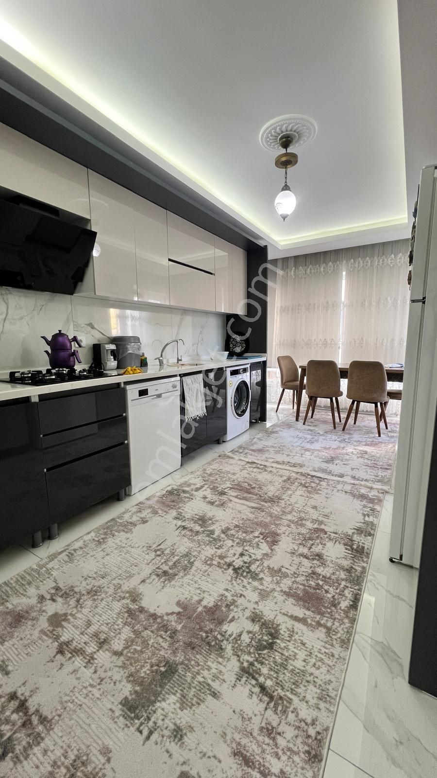 Keçiörende Cadde Yakın İskanlı Geniş Aileler İçin Tasarlanmış Ferah 4+1 Daire
