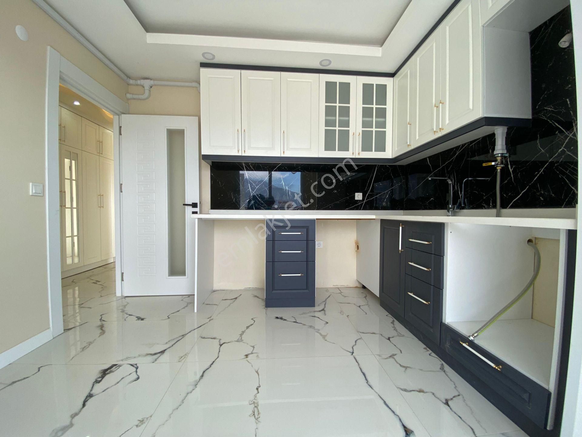 2+1 Doğalgazlı Atatürk Ve Kırkgöz Caddesine Yakın Kiralık Daire