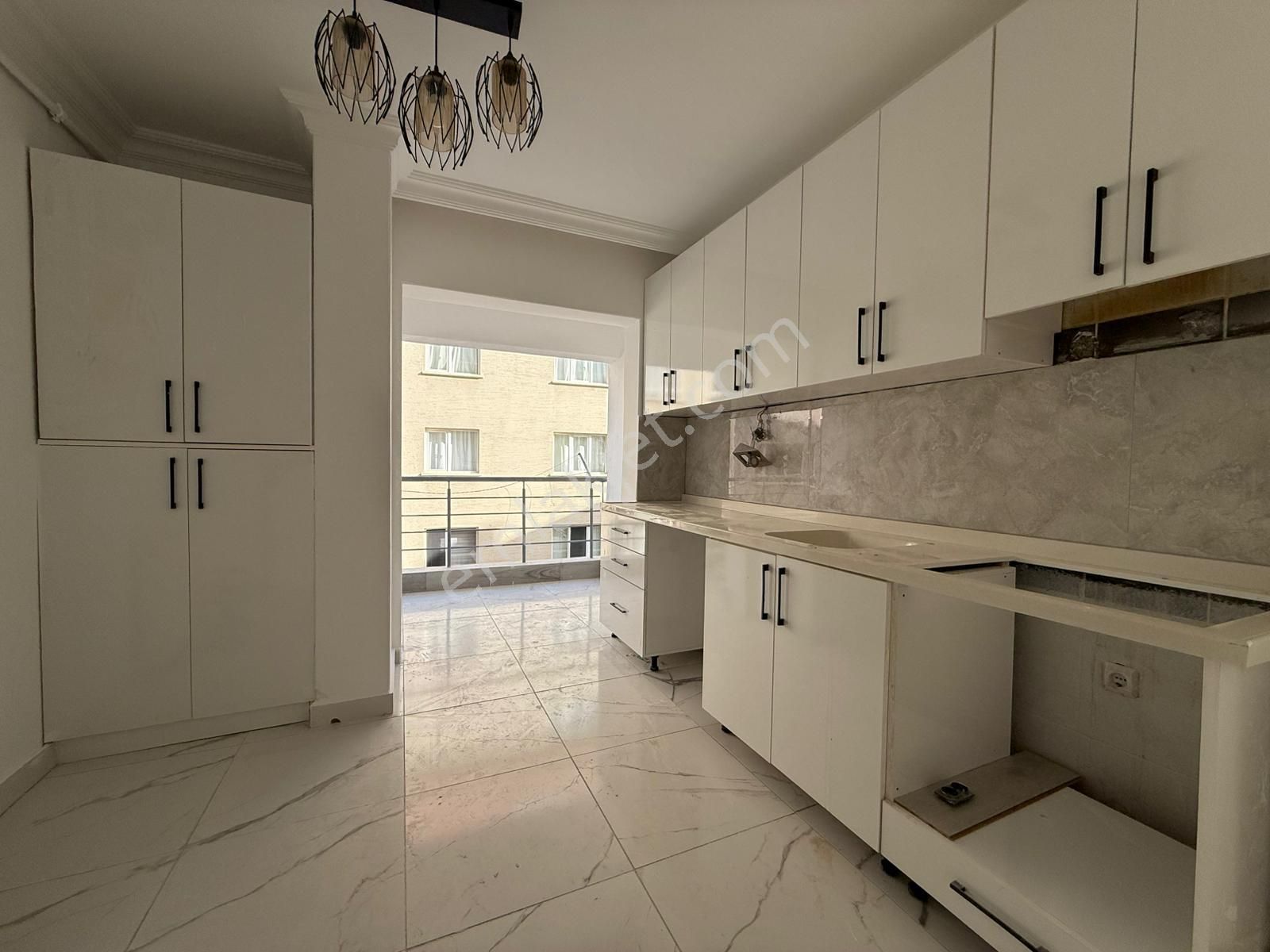 Esertepe Dilek Cami Yakını Kat Konumunda 3+1 Yapılı Daire! - Görsel 2