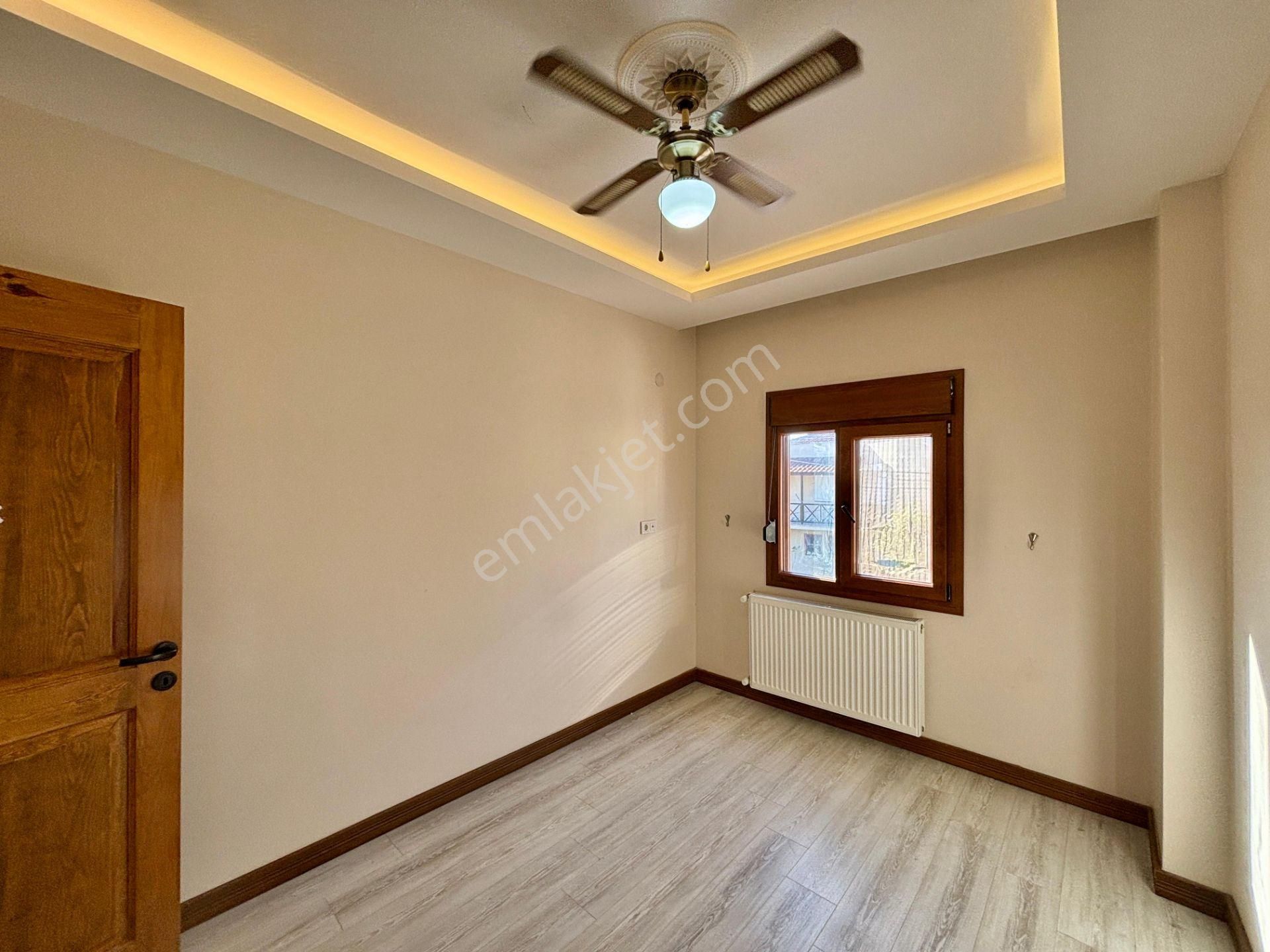 Cb King'den Altınova'da 3+1 Satılık Müstakil Taş Ev - Görsel 26