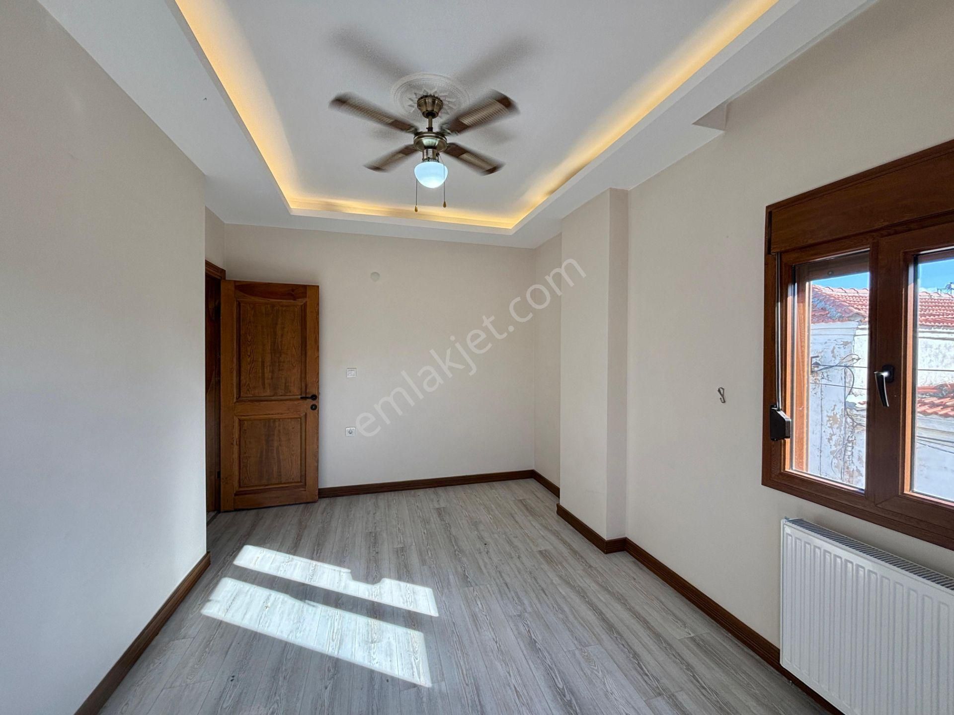 Cb King'den Altınova'da 3+1 Satılık Müstakil Taş Ev - Görsel 29