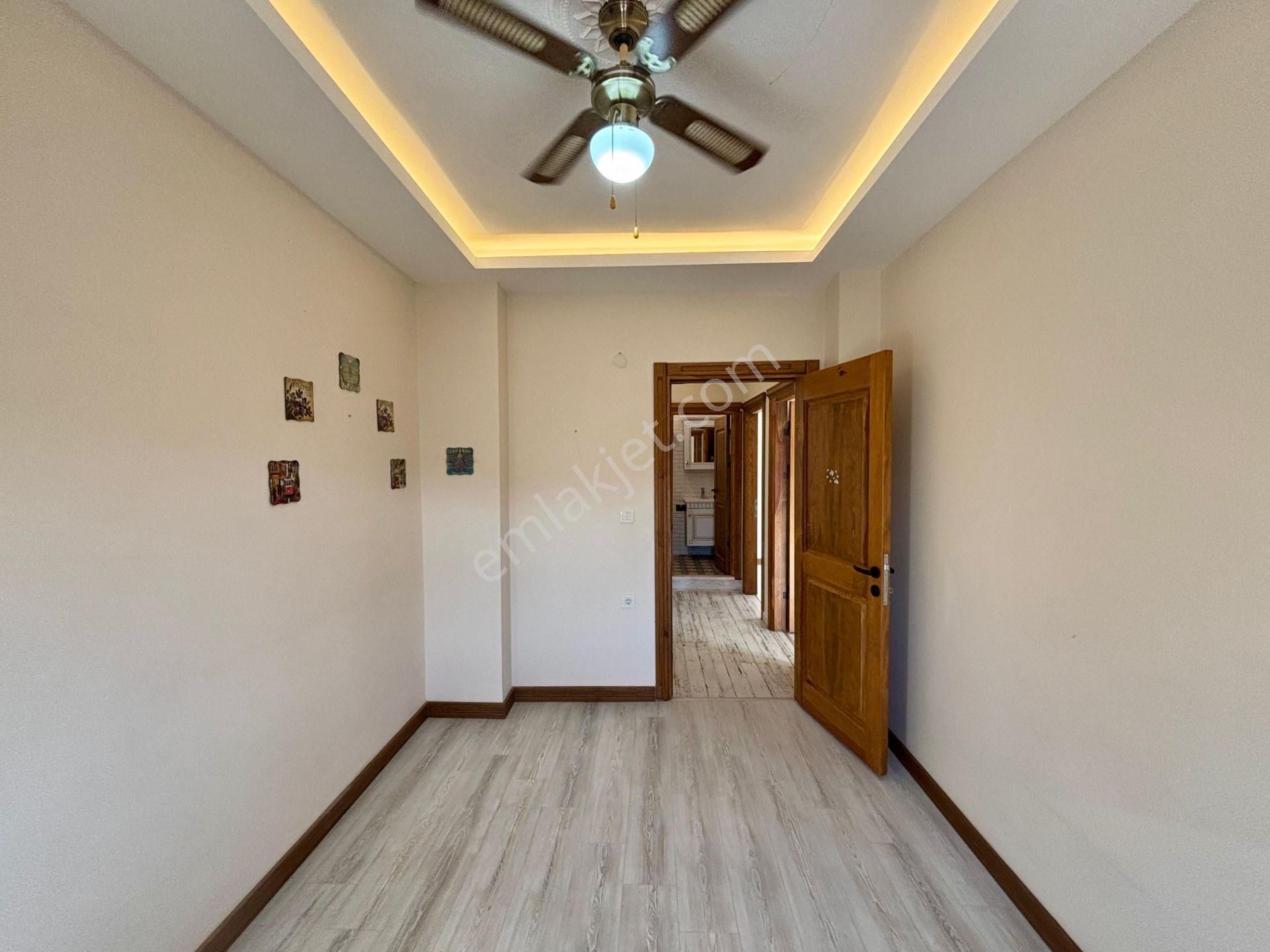 Cb King'den Altınova'da 3+1 Satılık Müstakil Taş Ev - Görsel 24