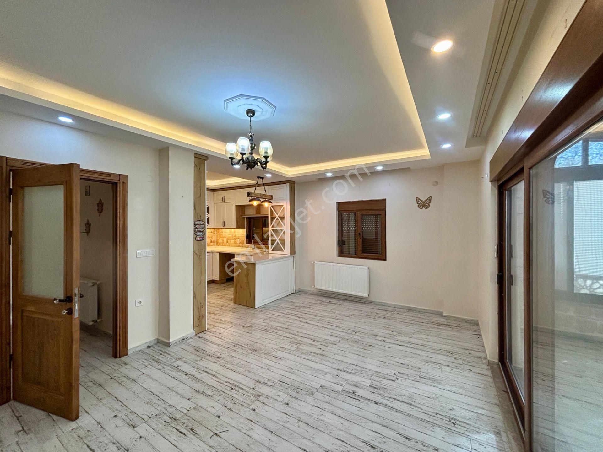 Cb King'den Altınova'da 3+1 Satılık Müstakil Taş Ev - Görsel 9