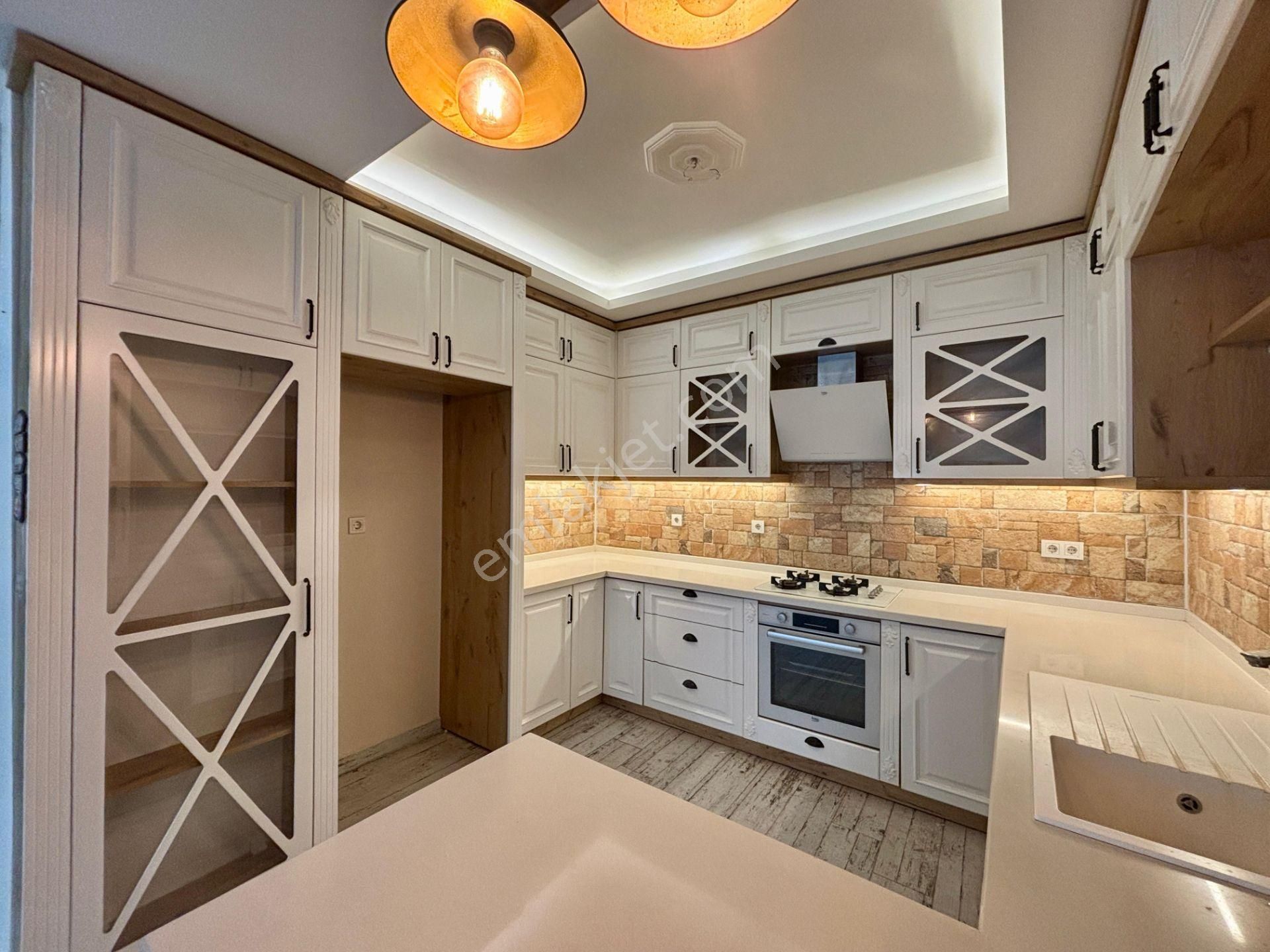 Cb King'den Altınova'da 3+1 Satılık Müstakil Taş Ev - Görsel 11