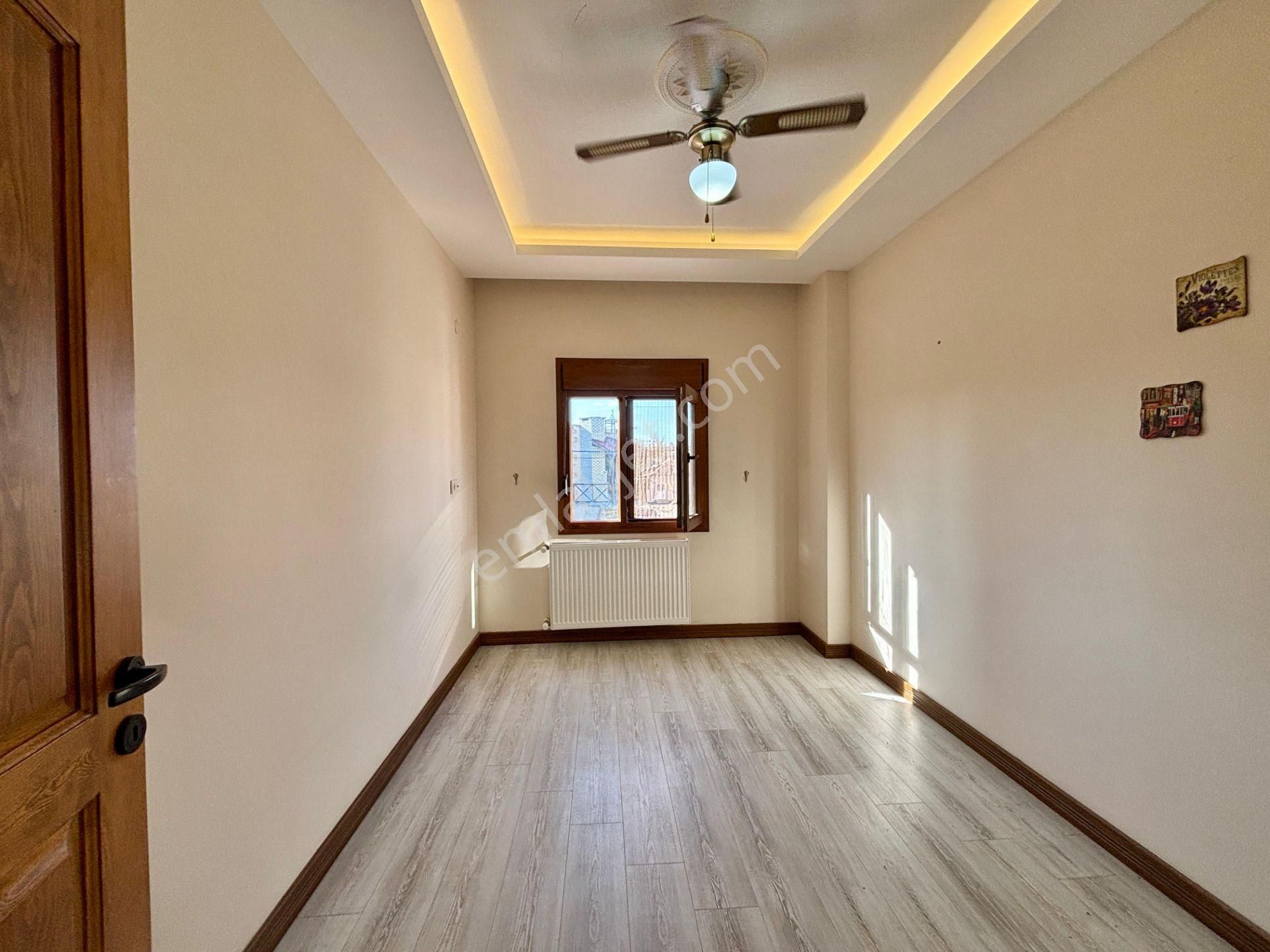 Cb King'den Altınova'da 3+1 Satılık Müstakil Taş Ev - Görsel 23