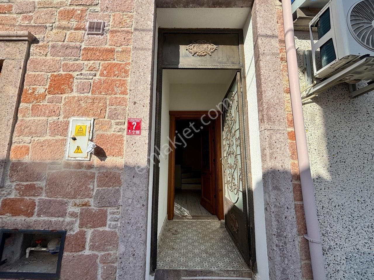 Cb King'den Altınova'da 3+1 Satılık Müstakil Taş Ev - Görsel 4