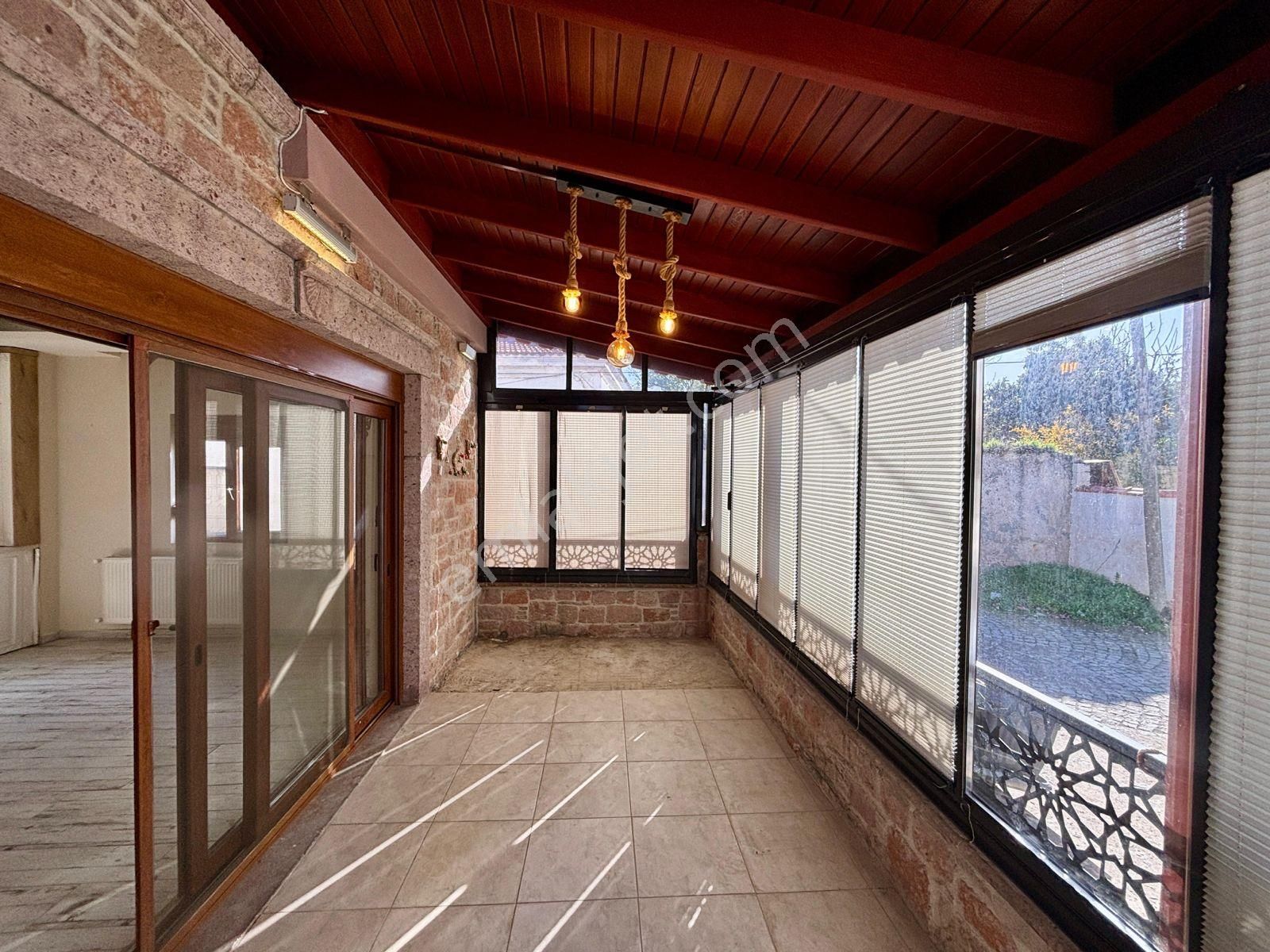 Cb King'den Altınova'da 3+1 Satılık Müstakil Taş Ev - Görsel 18