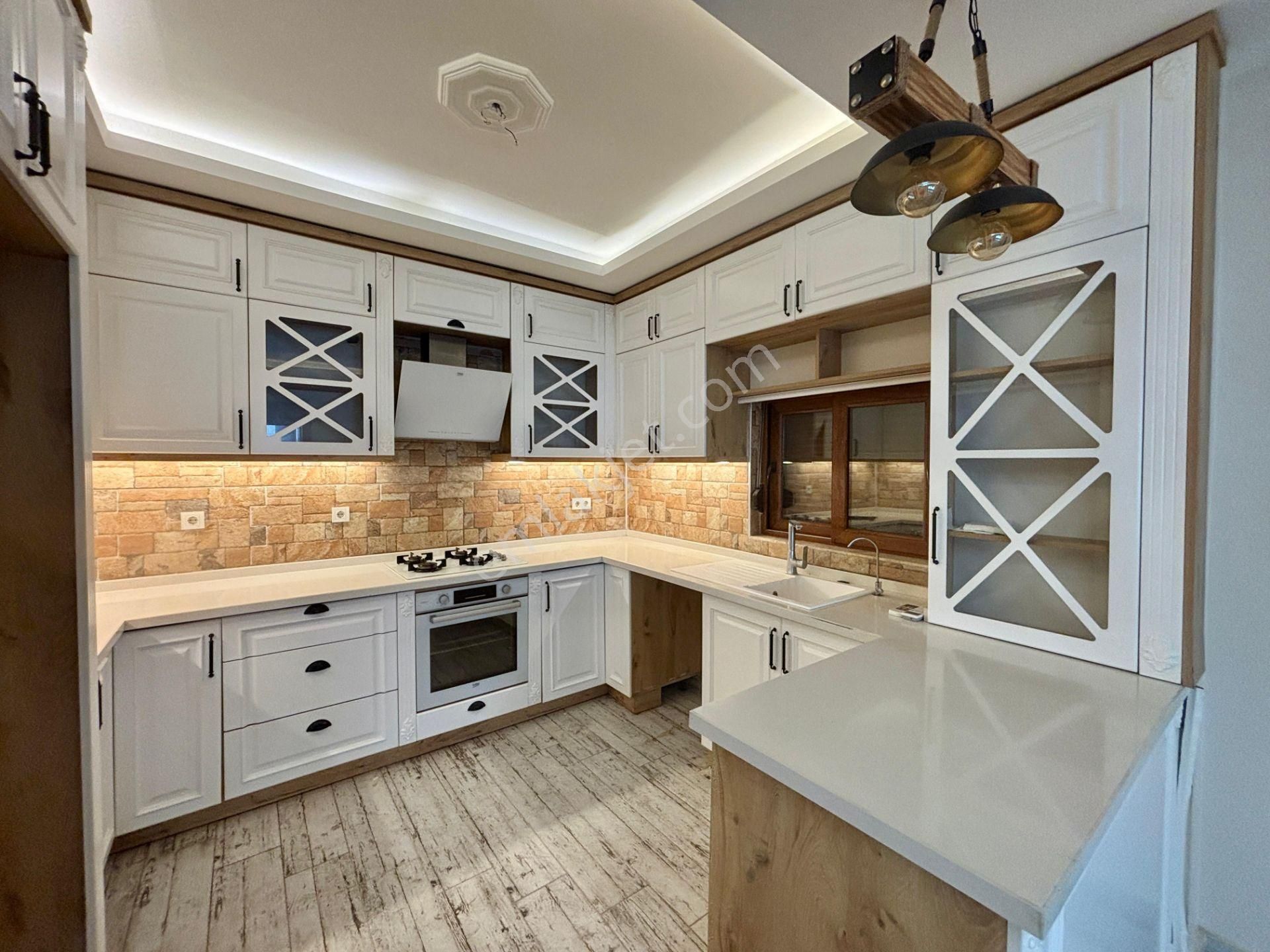 Cb King'den Altınova'da 3+1 Satılık Müstakil Taş Ev - Görsel 13