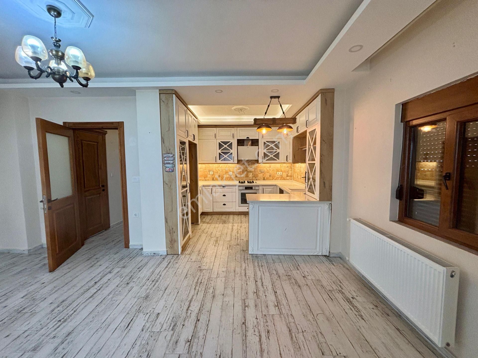 Cb King'den Altınova'da 3+1 Satılık Müstakil Taş Ev - Görsel 14