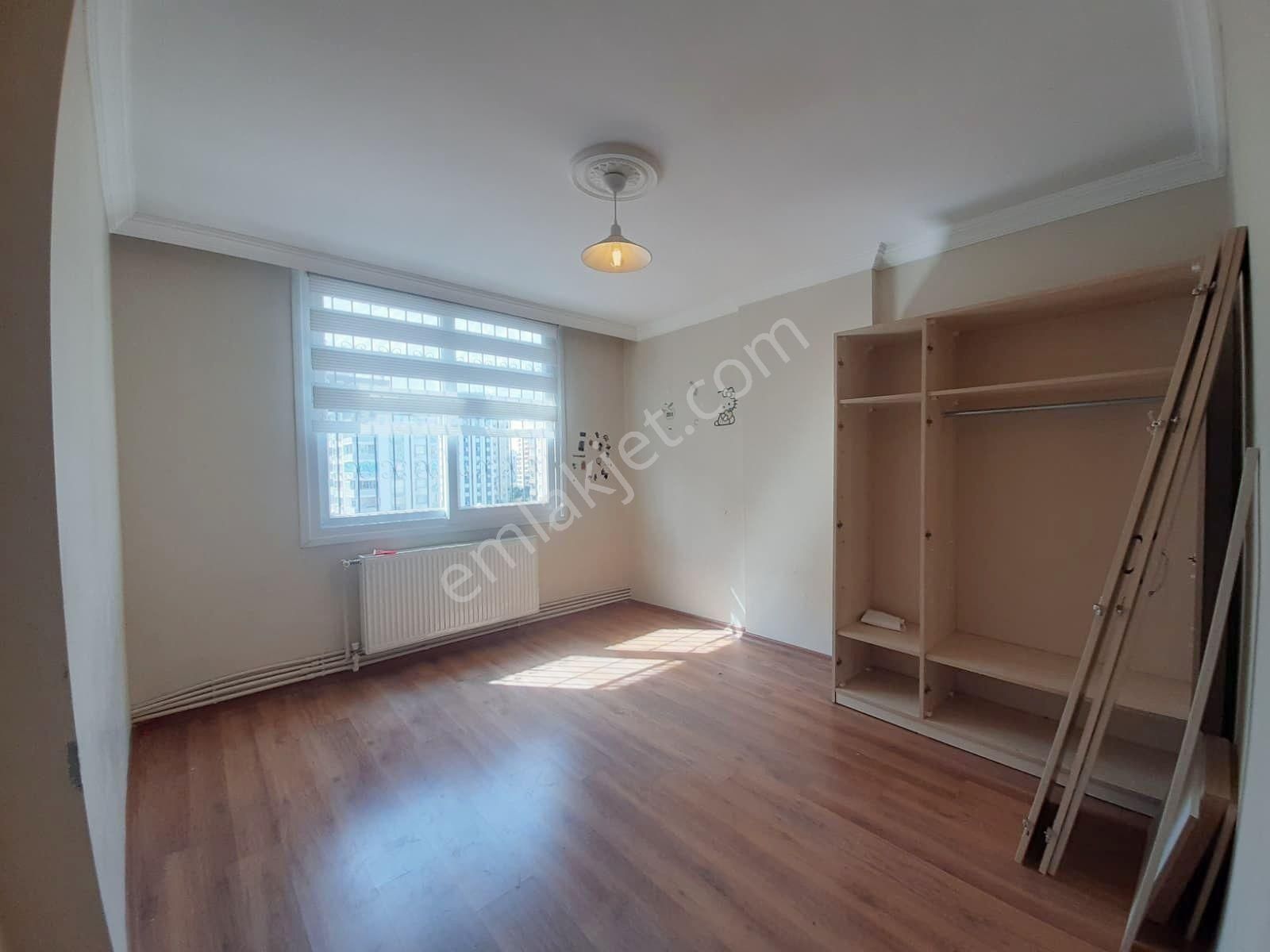 Hayal Park Civarı Barış Mançoya Alparslan Türkeşe Yakın K.mutfaklı Doğal Gazlı Geniş Oturumlu - Görsel 6