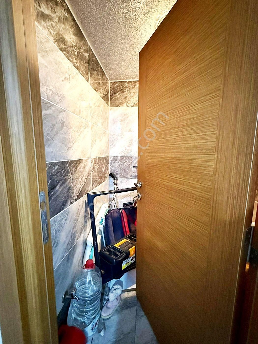 Alban'dan Balkonlu Metrobüse 12 Dk Asansörlü 115m² 2+1 Ara Kat - Görsel 16