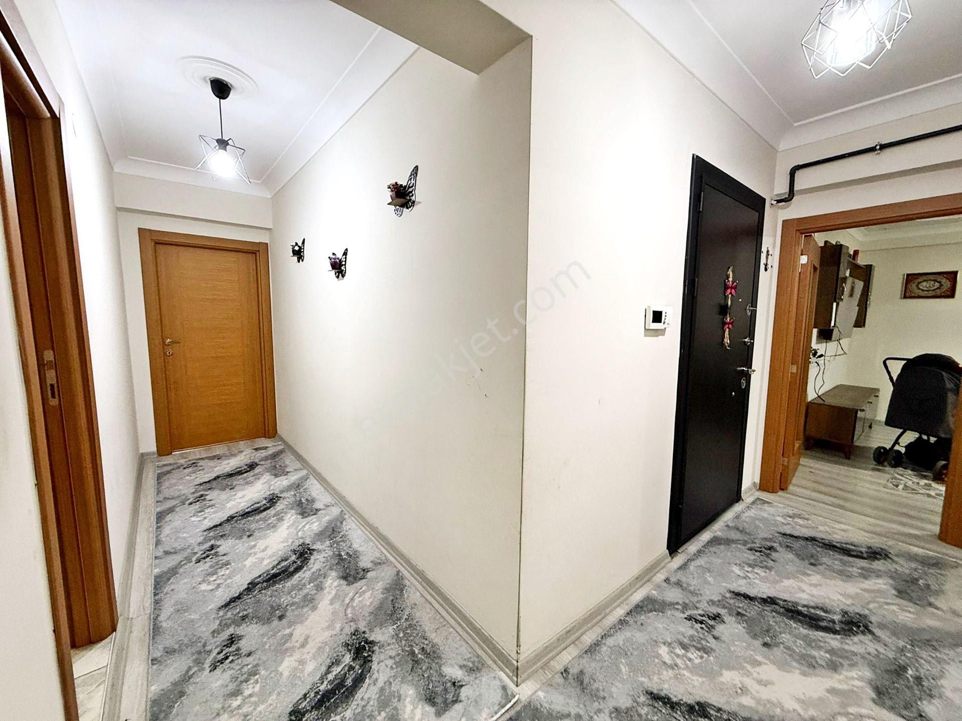 Alban'dan Balkonlu Metrobüse 12 Dk Asansörlü 115m² 2+1 Ara Kat - Görsel 18