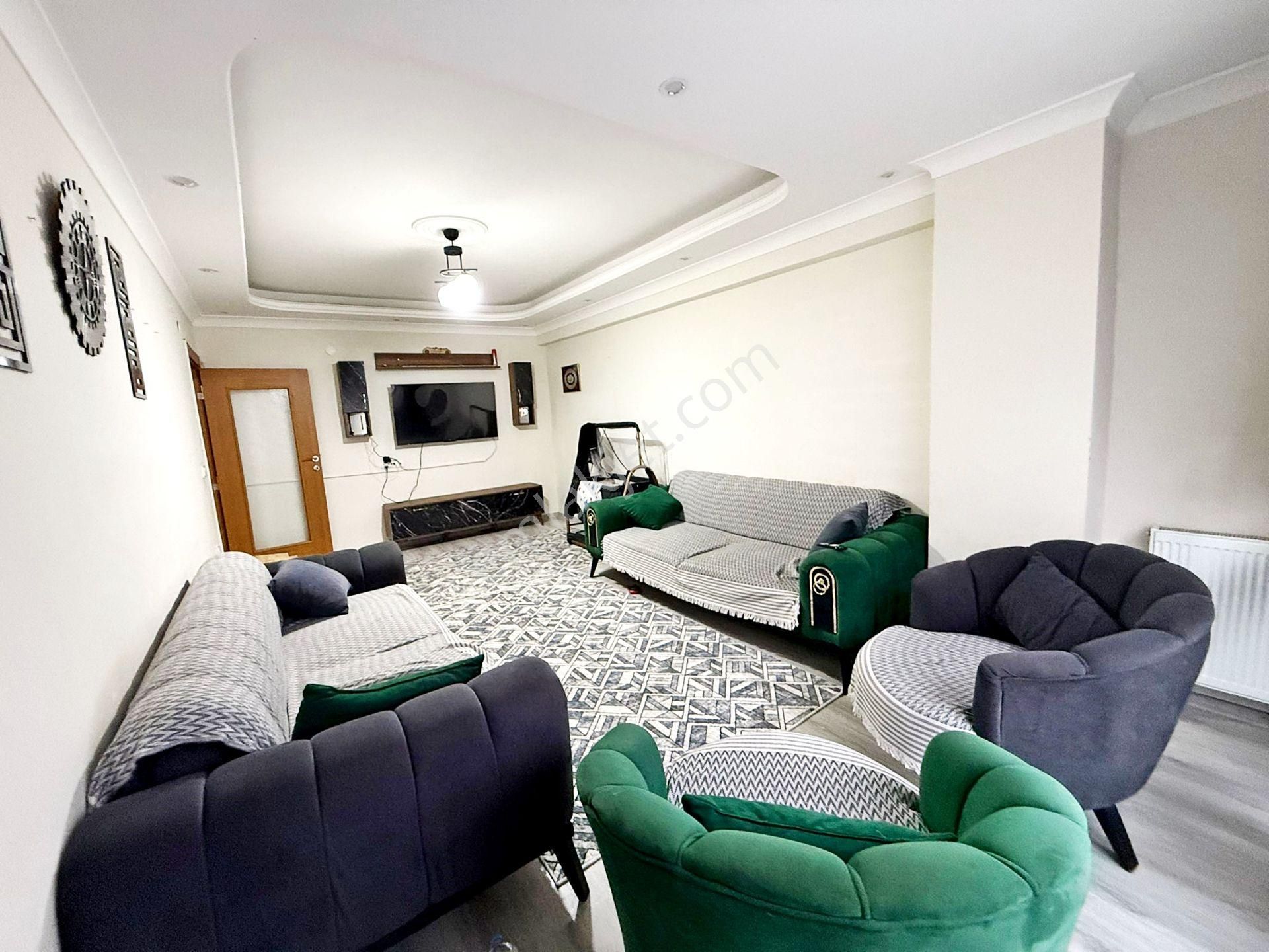 Alban'dan Balkonlu Metrobüse 12 Dk Asansörlü 115m² 2+1 Ara Kat