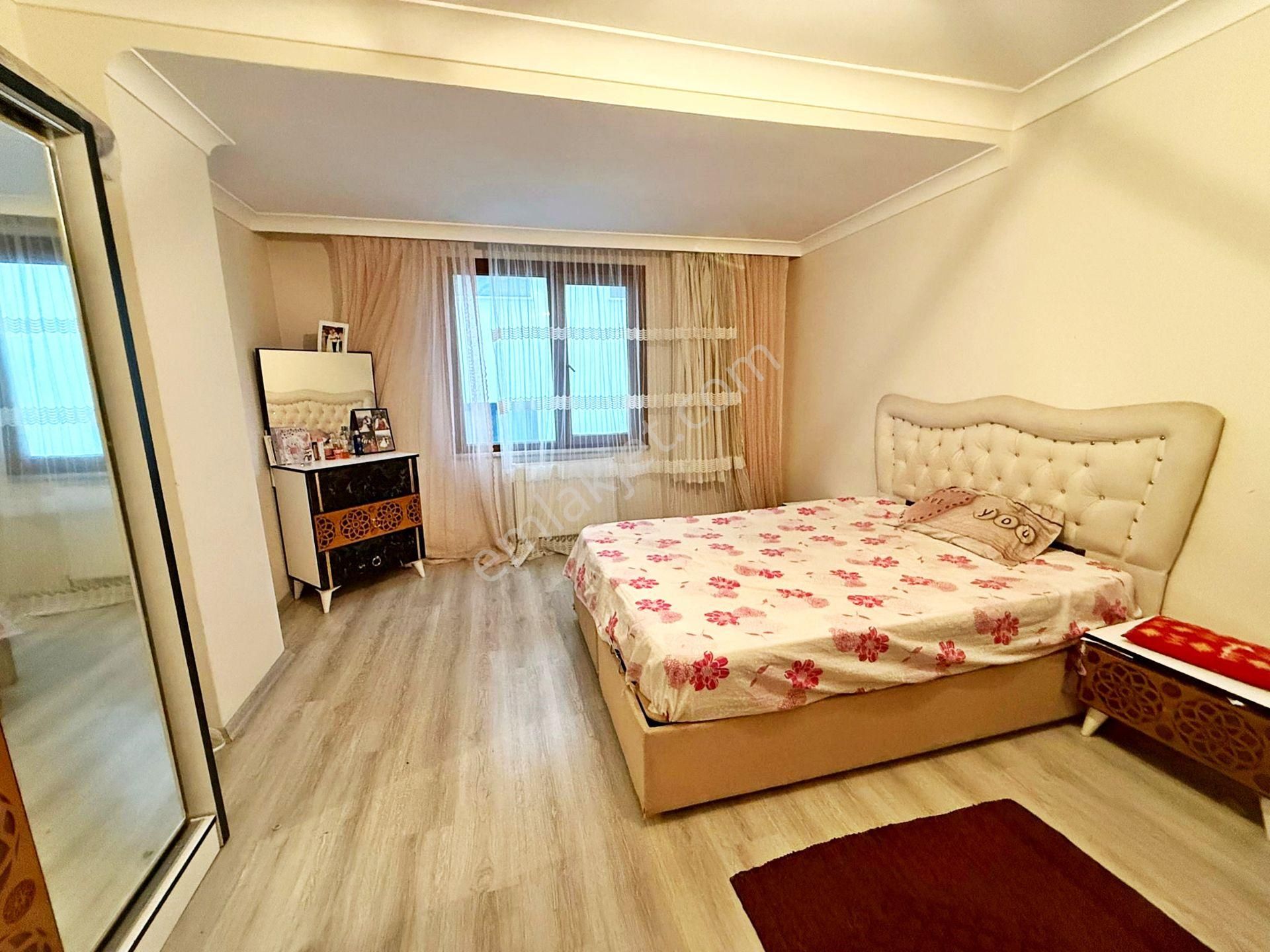 Alban'dan Balkonlu Metrobüse 12 Dk Asansörlü 115m² 2+1 Ara Kat - Görsel 13