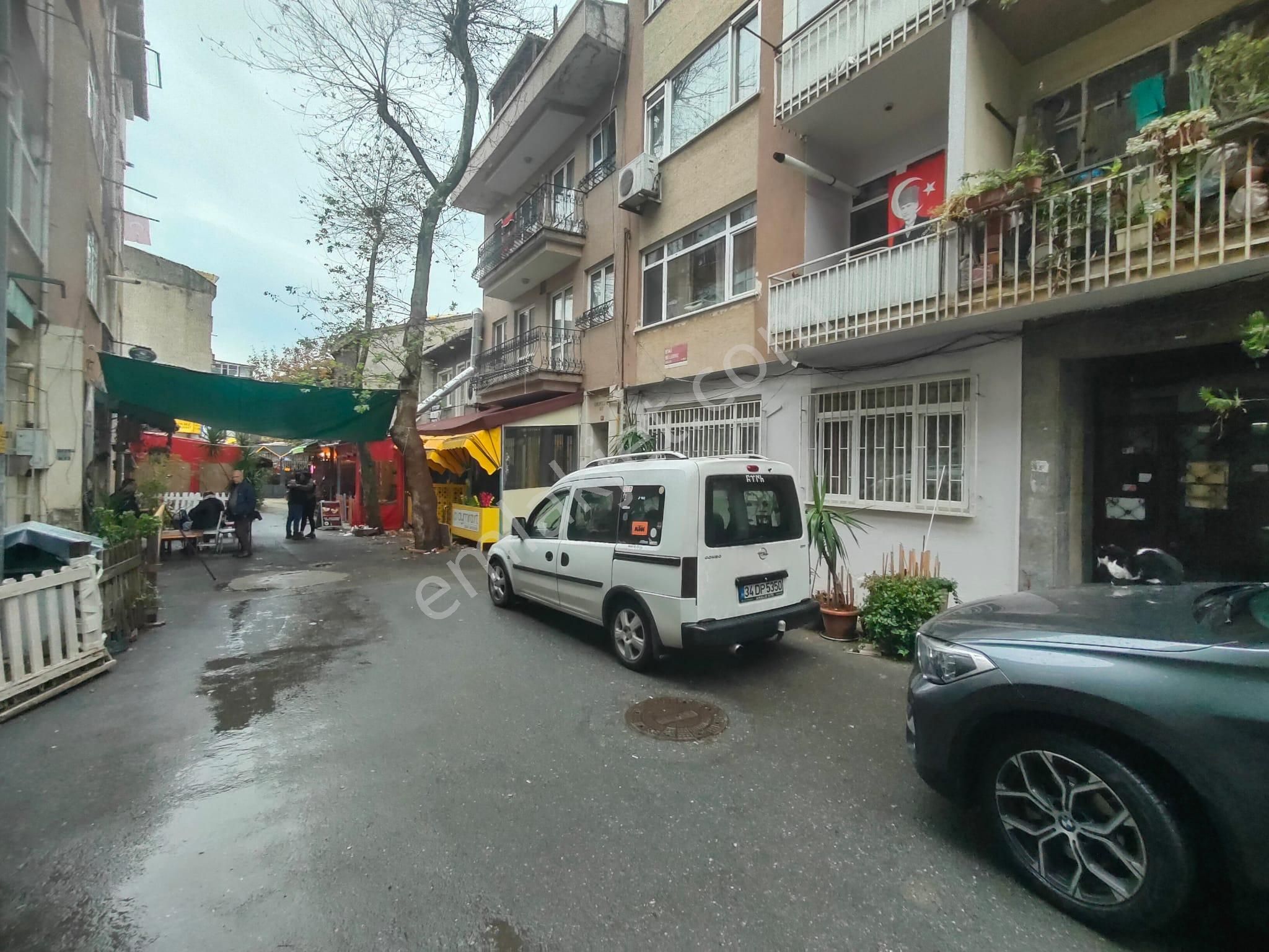 Emlak Dünyası Beşçeşmeler Meydanda Heryere 5 Dk Sahil Marmaray - Görsel 24