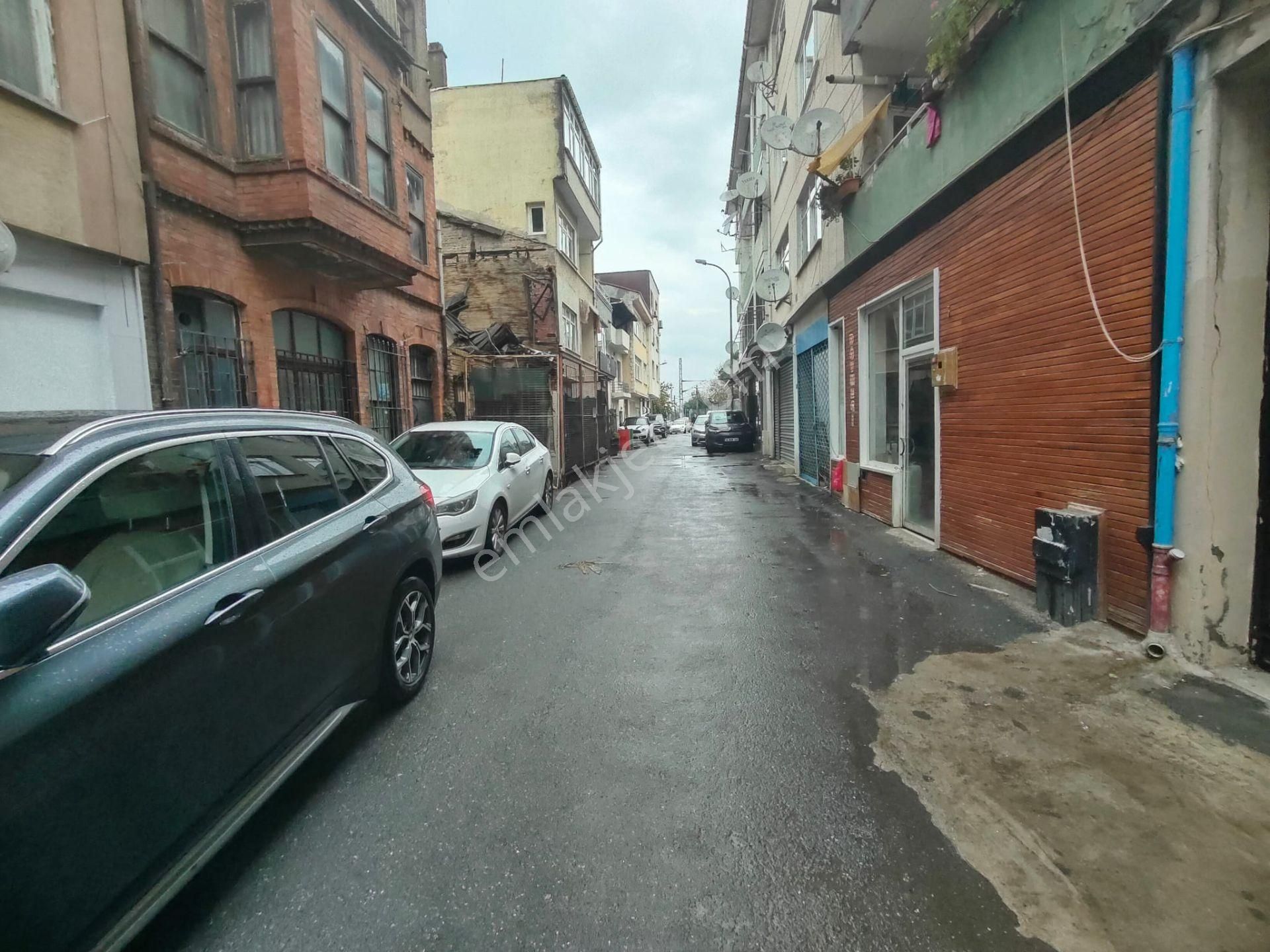 Emlak Dünyası Beşçeşmeler Meydanda Heryere 5 Dk Sahil Marmaray - Görsel 22