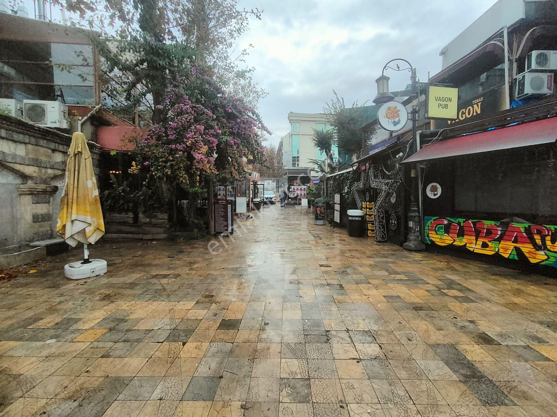 Emlak Dünyası Beşçeşmeler Meydanda Heryere 5 Dk Sahil Marmaray - Görsel 26