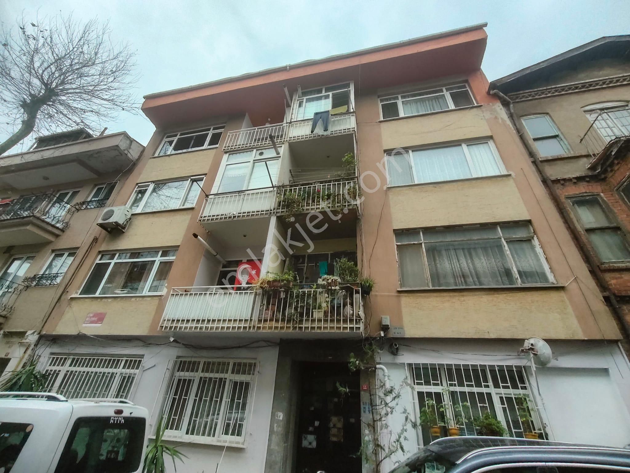 Emlak Dünyası Beşçeşmeler Meydanda Heryere 5 Dk Sahil Marmaray - Görsel 25