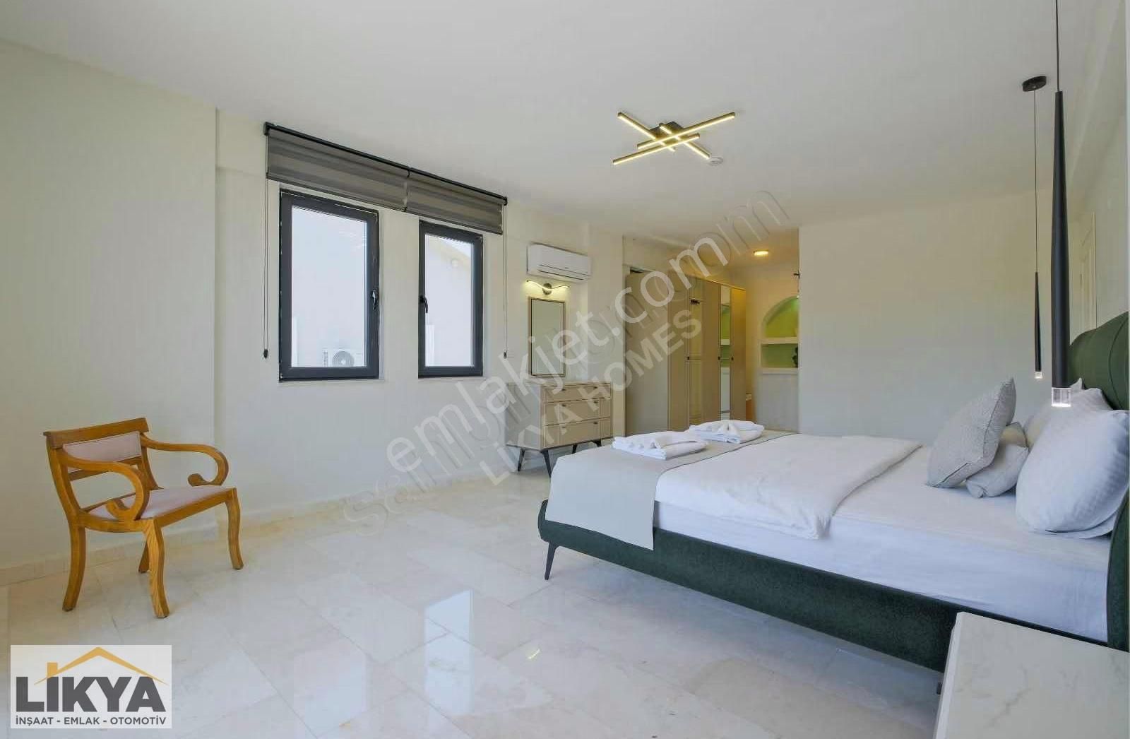 Foça Mah. Ultra Lüks Asansörlü Yerden Isıtma Sistemli Villa - Görsel 13