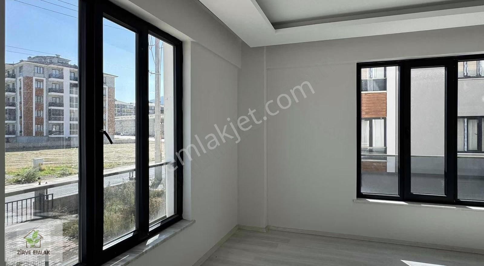 Zirve Emlak Kiralıyorr Yarenler Pazar Yanı 3+1 150 M2 Daire - Görsel 14