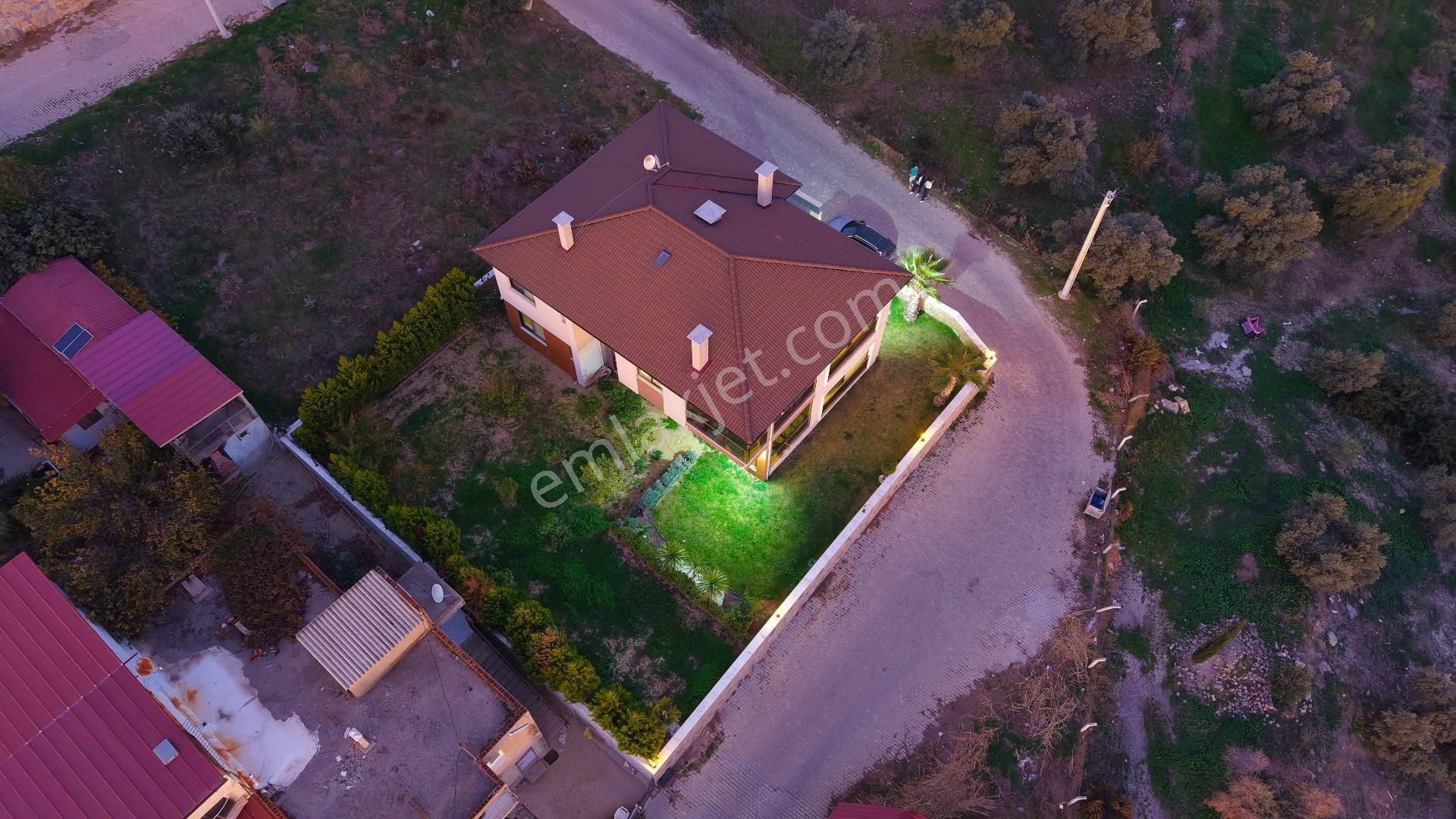 Kuşadası’nda Geniş Arsasıyla Satılık Lüks Köy Evi – Işık Can Konağı - Görsel 4