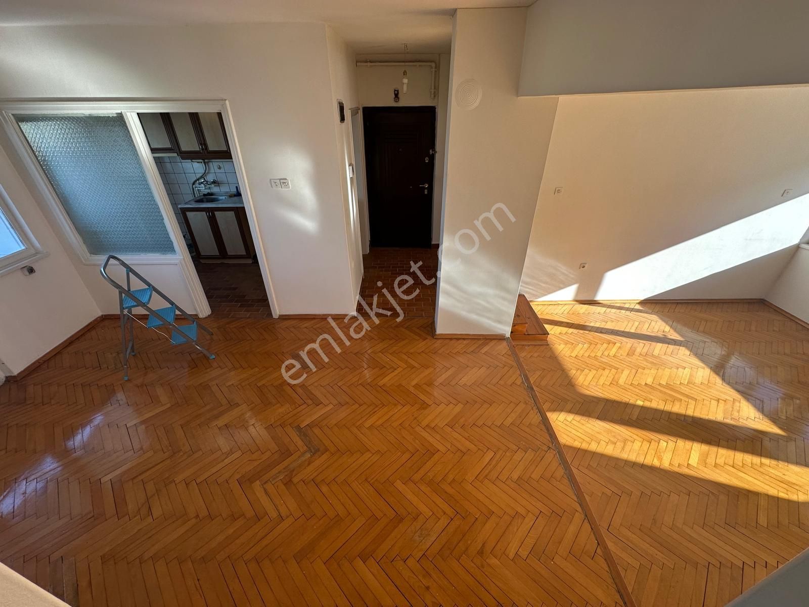 Kiralık Fırsat Daire 3+1 Doğalgazlı Asansörlü Merkezi Konum'da - Görsel 24