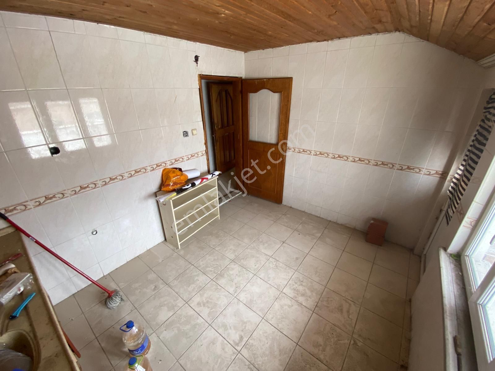 Emin Emlak'tan Fırsat Çamçeşmede Caddenin Hemen Yanında 20m² Arsa Hisseli 1+1 - Görsel 8