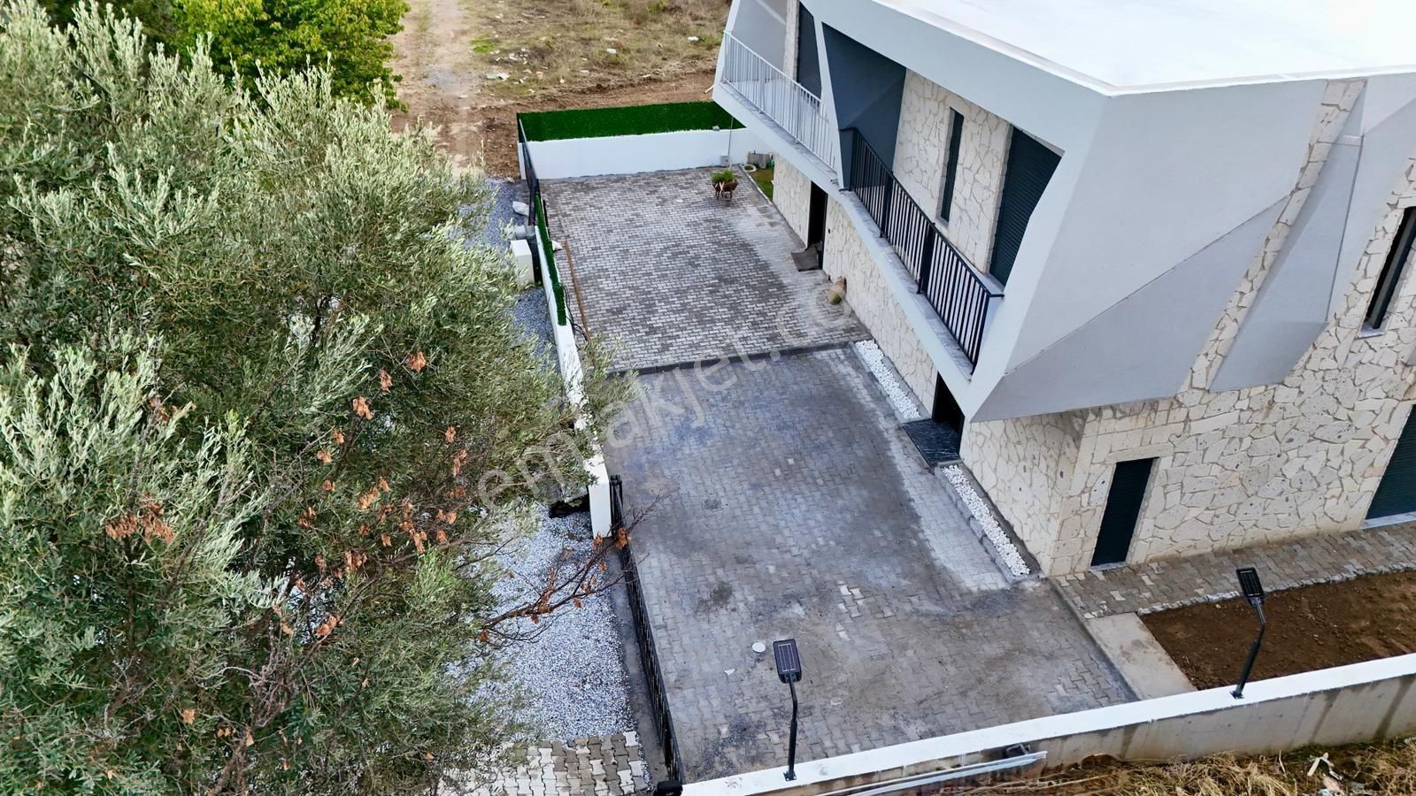 Kuşadası Güzelçamlı'da Özel Havuzlu Beyaz Eşyalı 3+1 Villa - Görsel 19