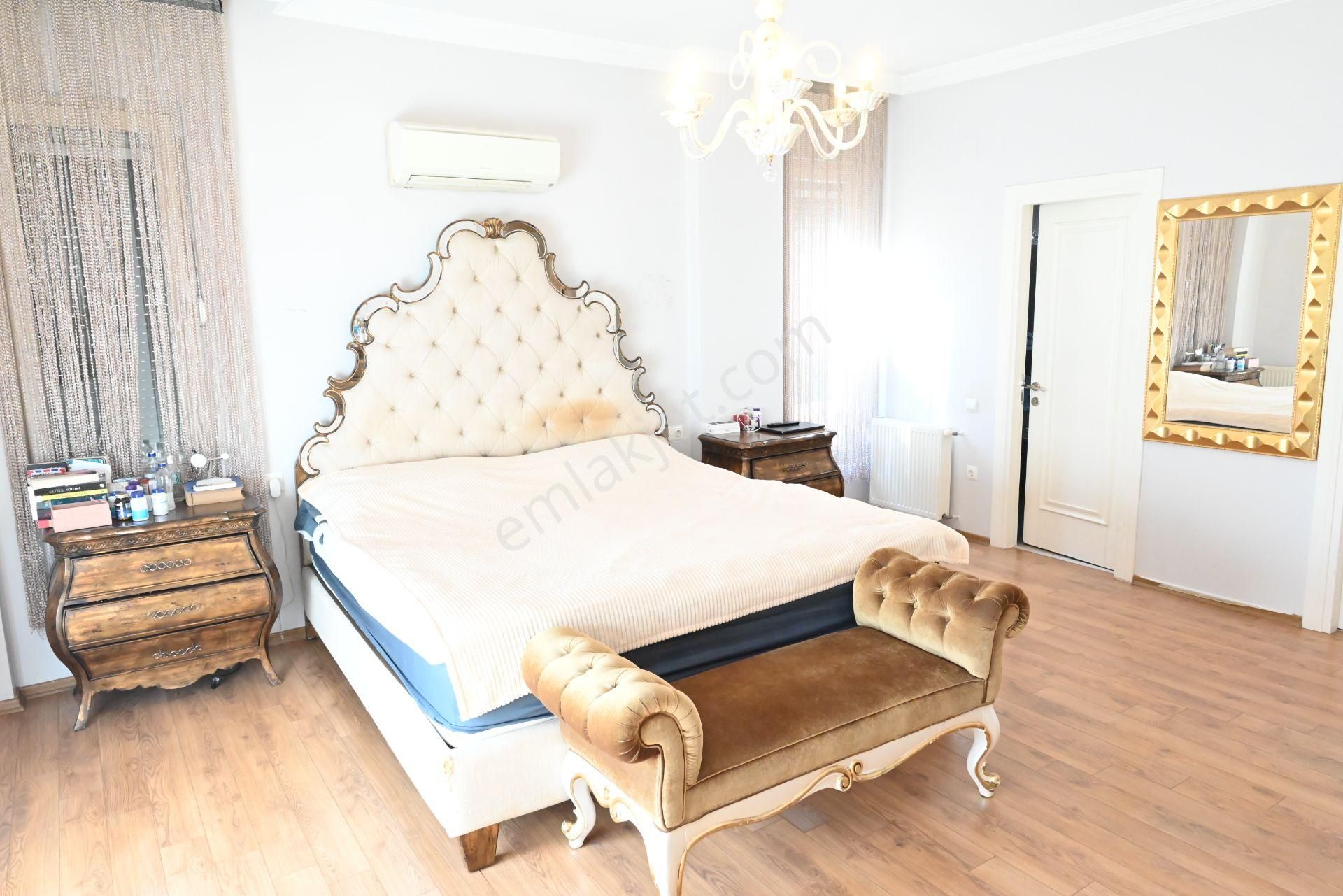 Üstünkent Emlak'tan Site İçi Güvenlikli 8+1 Lüks Kiralık Villa - Görsel 28