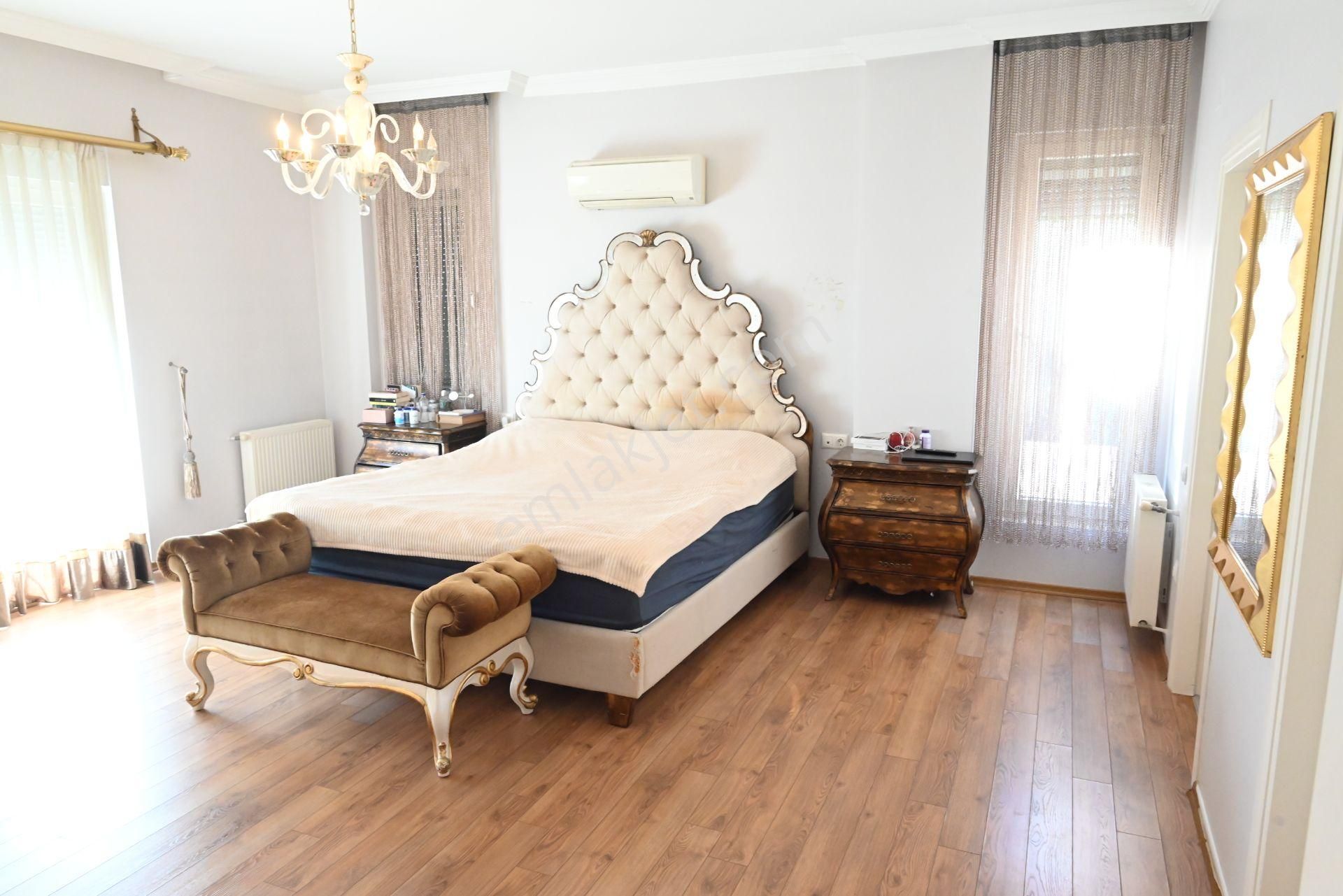 Üstünkent Emlak'tan Site İçi Güvenlikli 8+1 Lüks Kiralık Villa - Görsel 26