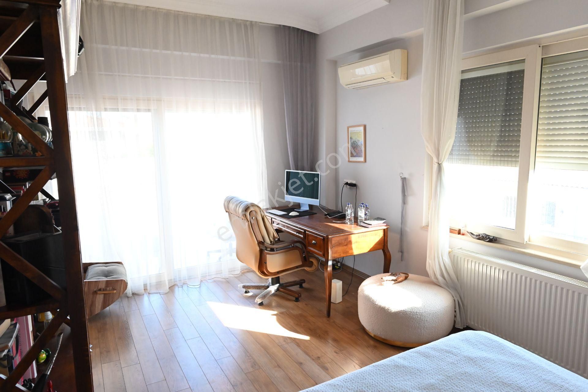 Üstünkent Emlak'tan Site İçi Güvenlikli 8+1 Lüks Kiralık Villa - Görsel 36