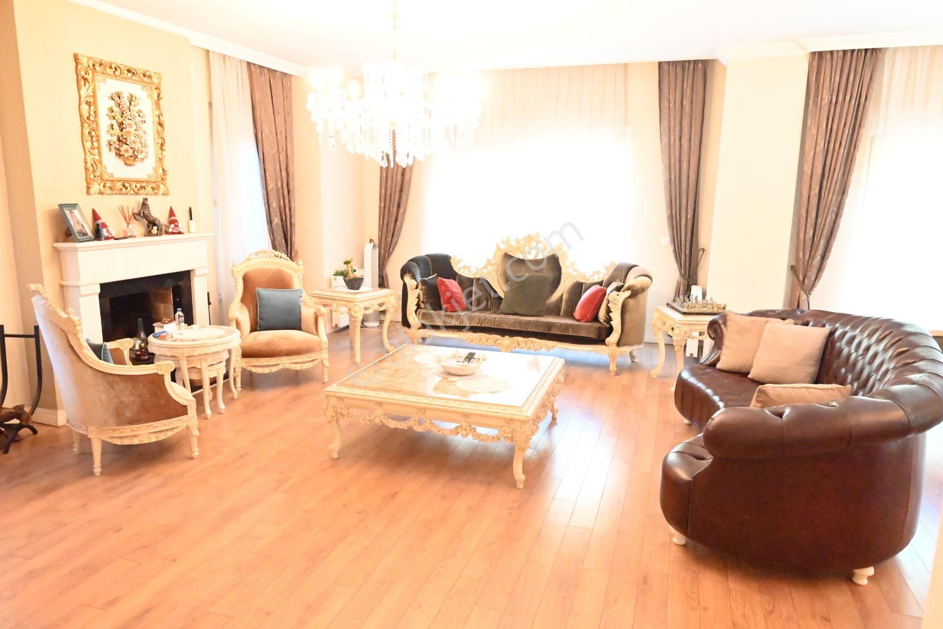 Üstünkent Emlak'tan Site İçi Güvenlikli 8+1 Lüks Kiralık Villa - Görsel 13