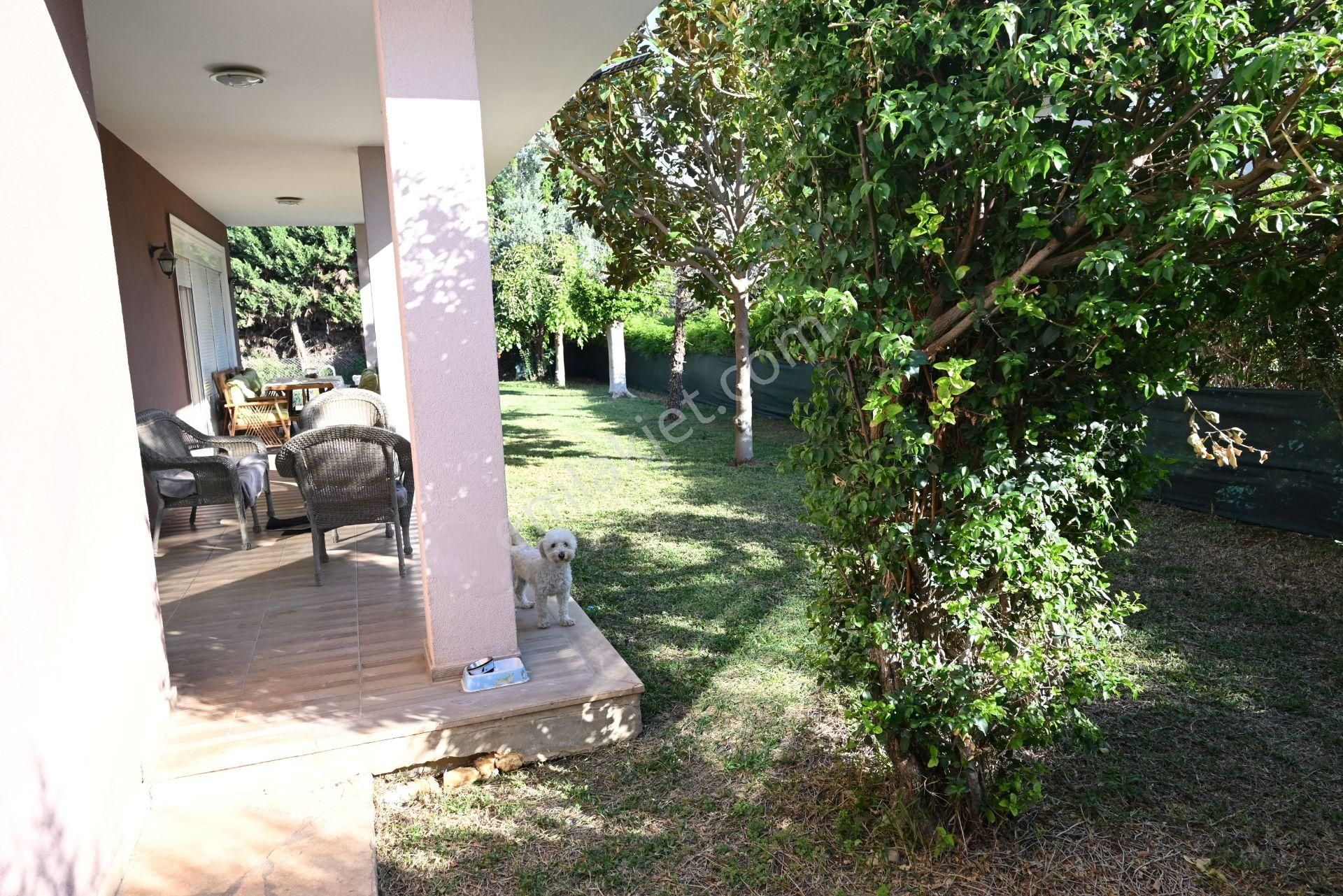 Üstünkent Emlak'tan Site İçi Güvenlikli 8+1 Lüks Kiralık Villa - Görsel 4