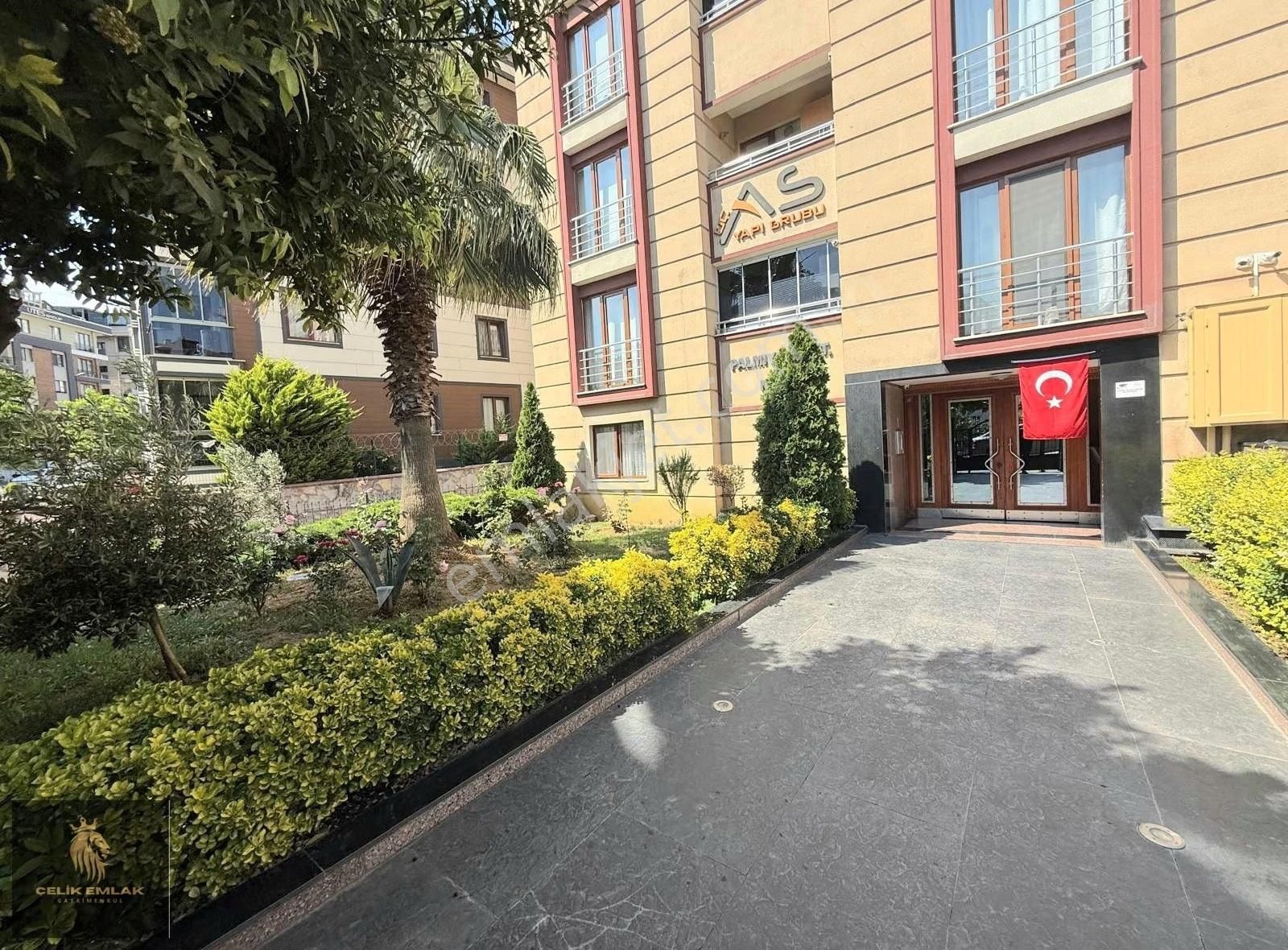 Ümraniye Çarşı İstiklal Mah. Sitede Yüksek Kat 3+1 - Görsel 30