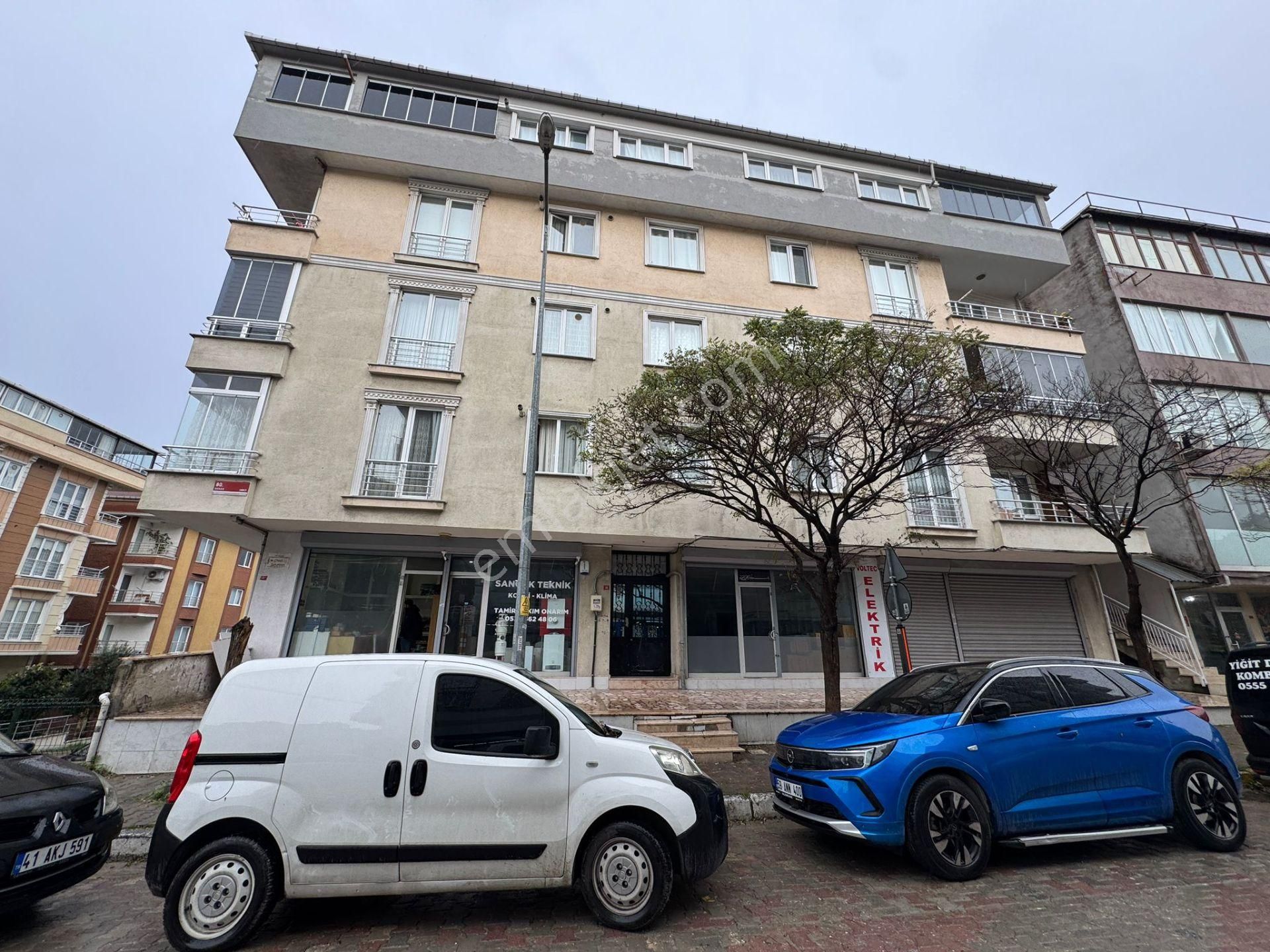 Beylikdüzü Yakuplu Da Satılık 3+1 Geniş M2 Kaymakamlık Yakınında