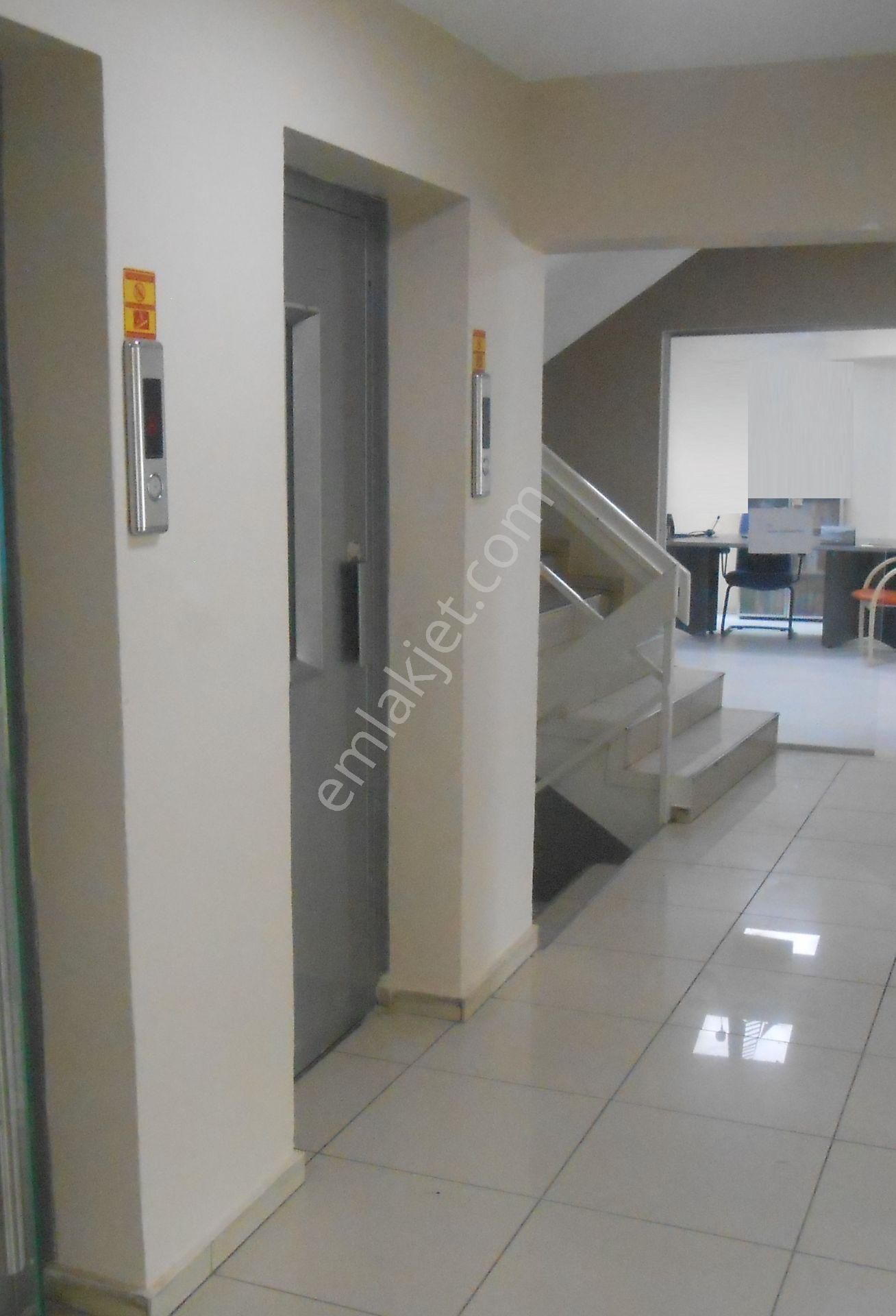 Konak'ta Ana Cadde Üstünde, Hazır Ofis, Aidat-masraf Yok - Görsel 11