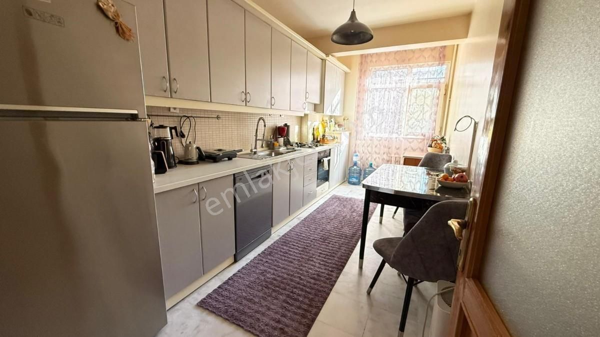 Bakırköy Zuhuratbab Merkeze Yakın Bahçeli Binada 160m2 3+1 - Görsel 18