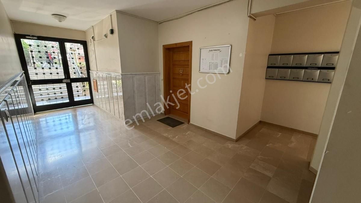 Bakırköy Zuhuratbab Merkeze Yakın Bahçeli Binada 160m2 3+1 - Görsel 20