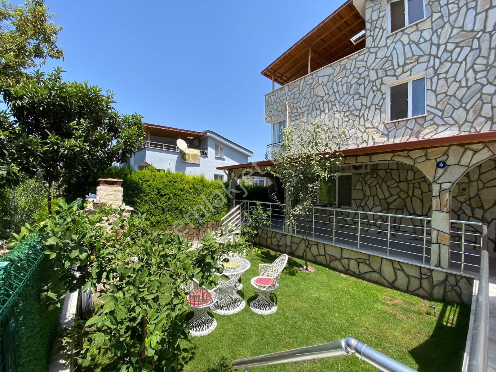 Kuşadası Davutlar Yeni Simge Sitesi'nde Satılık 3+1 Villa - Görsel 2
