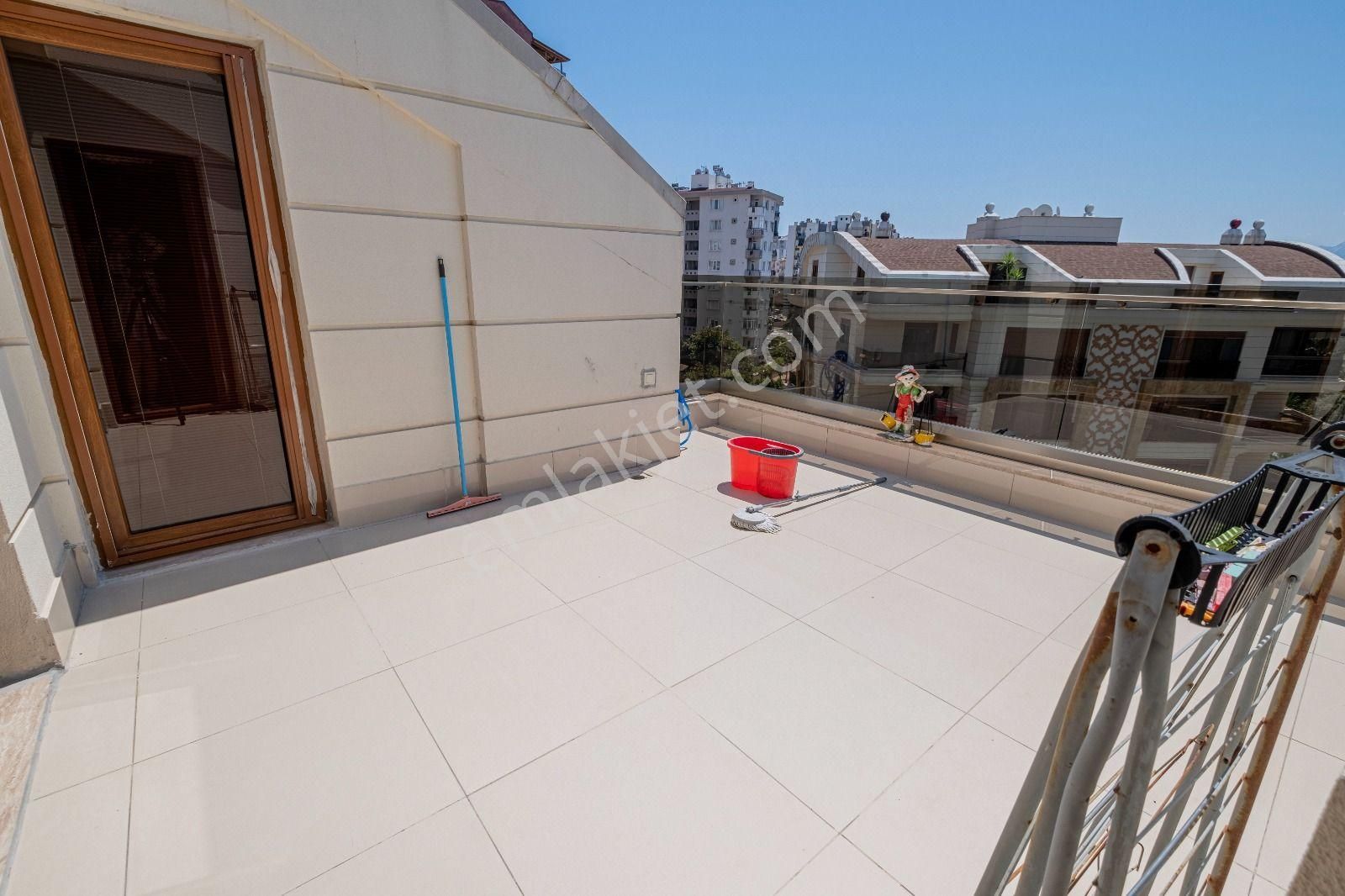 Konyaaltı Konaklar Bölgesinde Ultralüks Sitede 6+2 Dubelks - Görsel 32