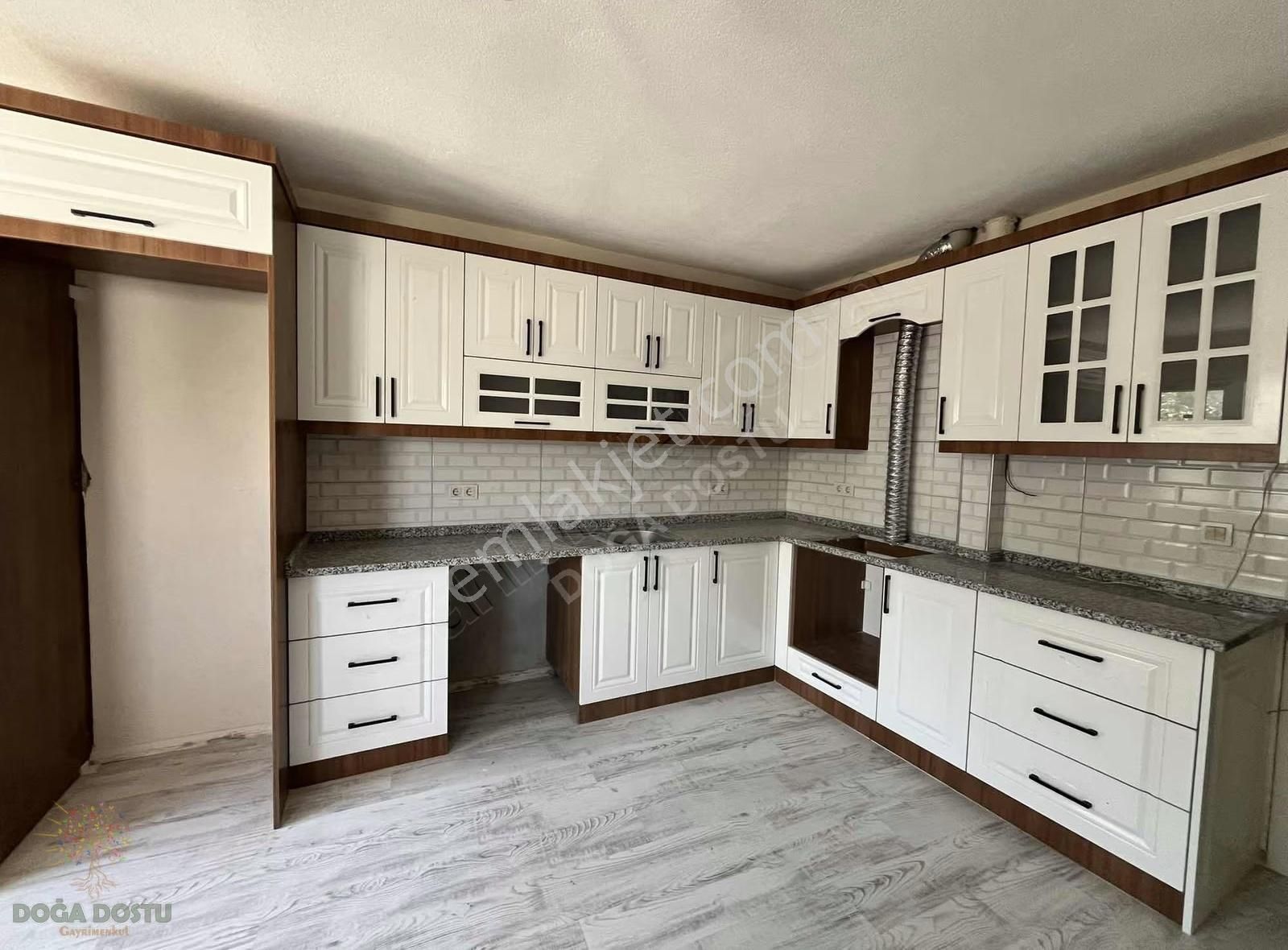 Bornova Naldöken De Kapalı Mutfaklı Temiz 2+1 Daire