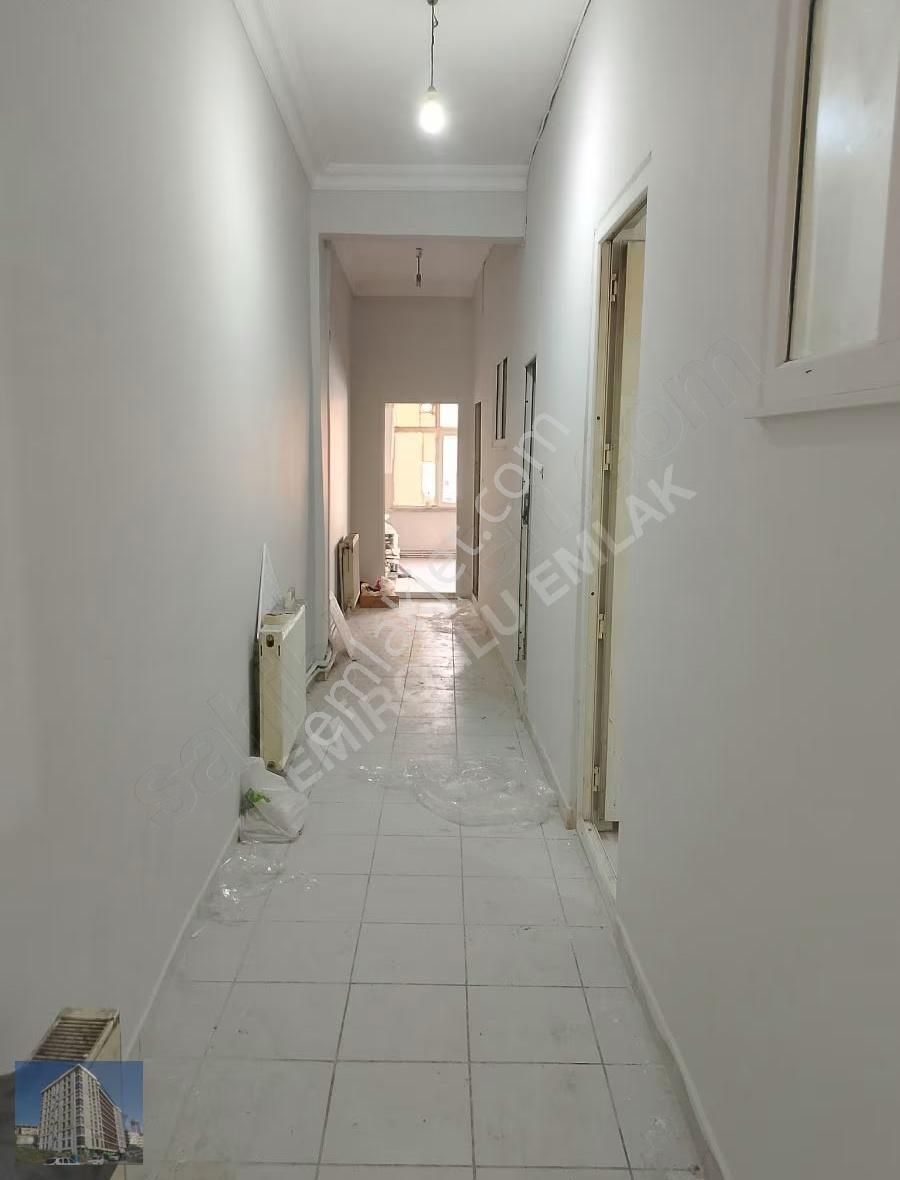 Yedikule Caddesi'nde 3 Katlı 240 Mt Komple Bina 70.000 - Görsel 23