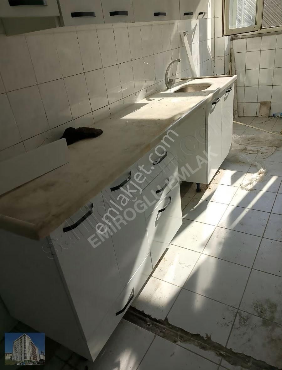 Yedikule Caddesi'nde 3 Katlı 240 Mt Komple Bina 70.000 - Görsel 22