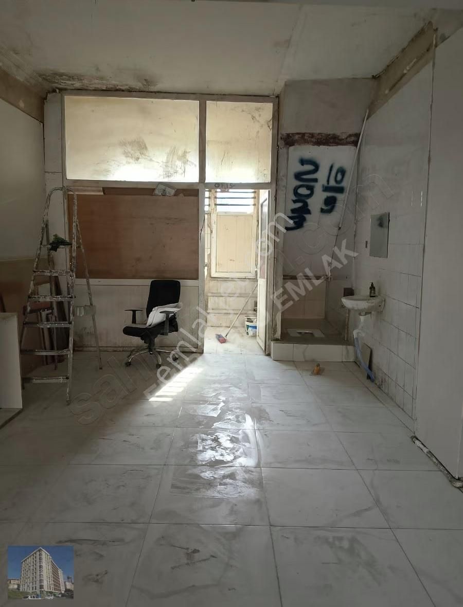 Yedikule Caddesi'nde 3 Katlı 240 Mt Komple Bina 70.000 - Görsel 8