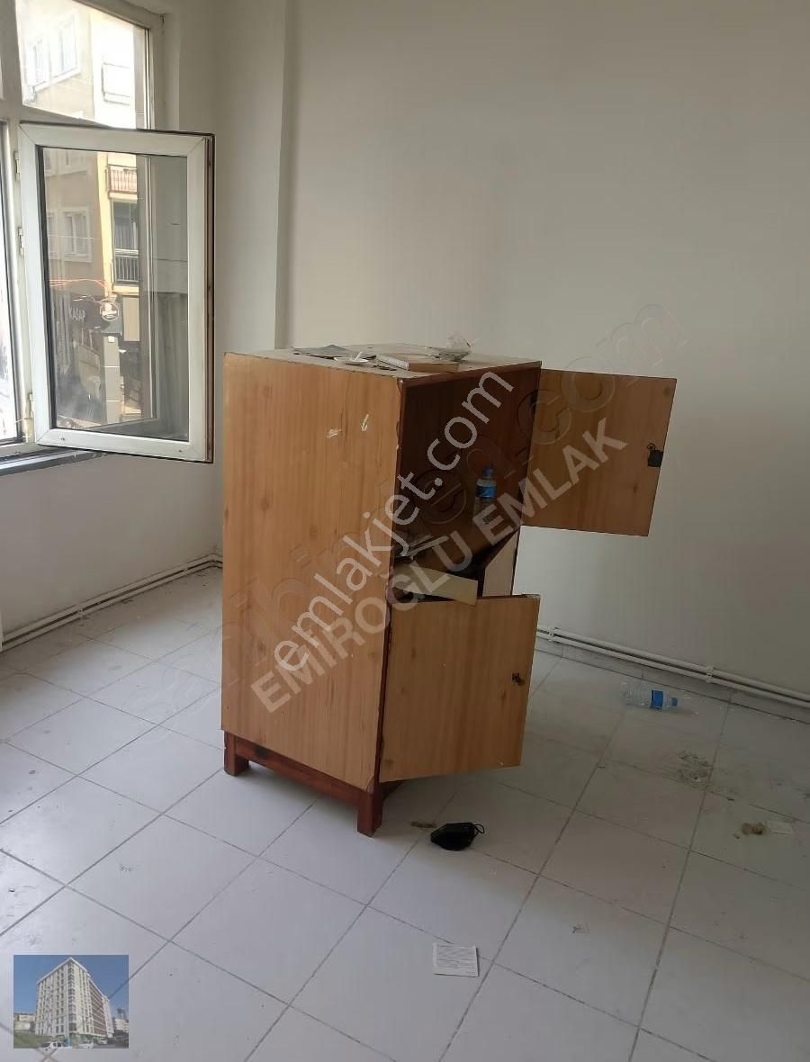 Yedikule Caddesi'nde 3 Katlı 240 Mt Komple Bina 70.000 - Görsel 26